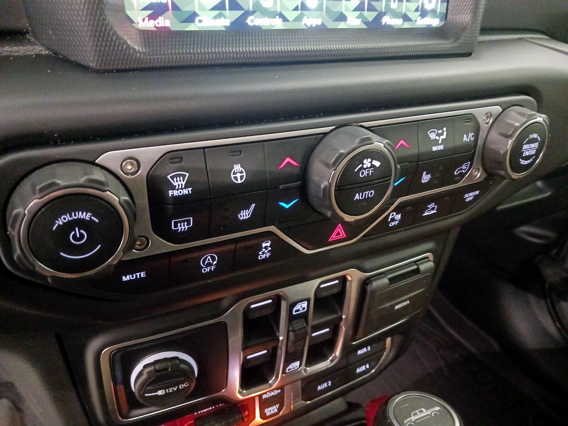 Thumbnail: 2021 Jeep Gladiator - 17