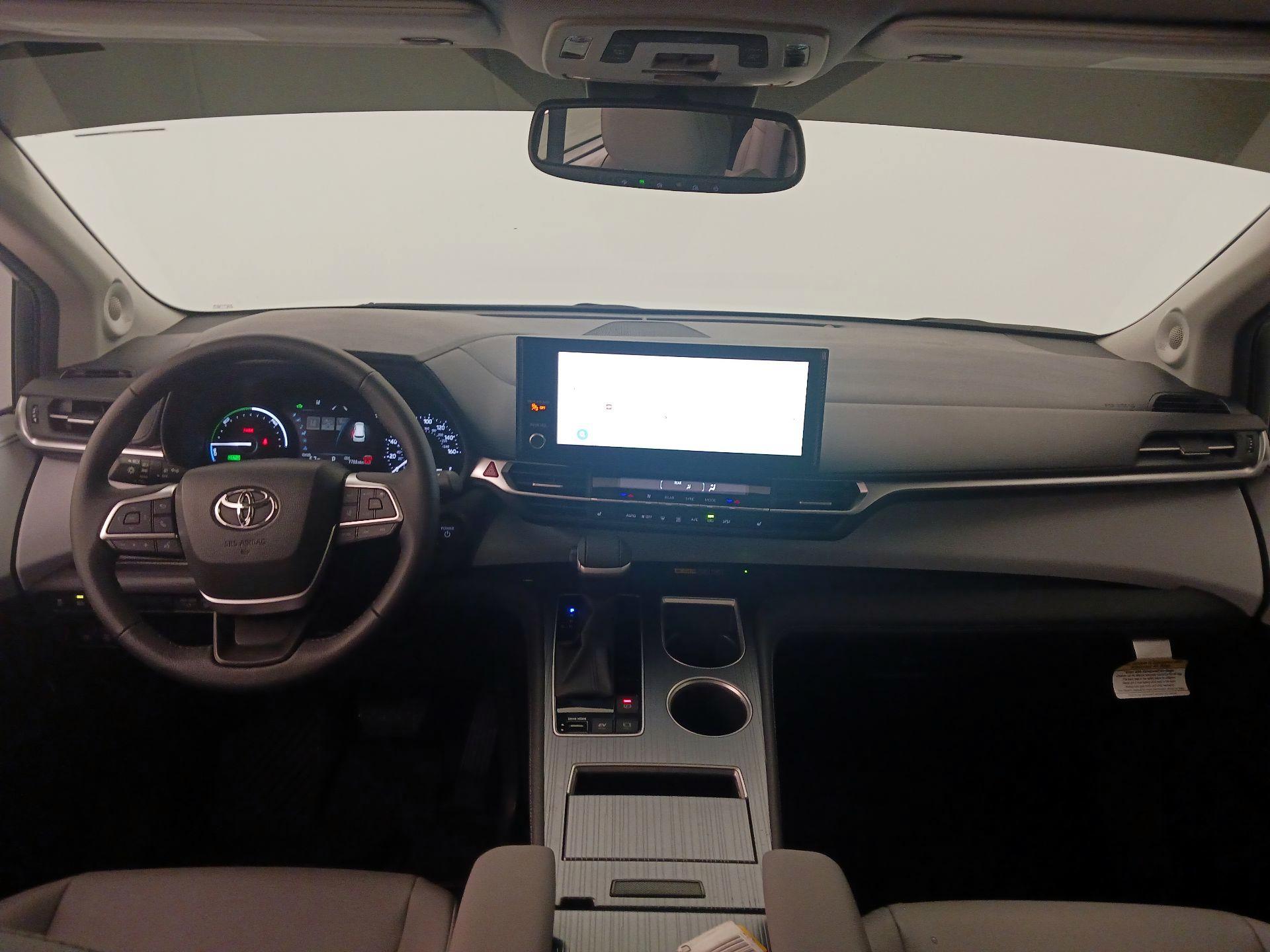 Thumbnail: 2025 Toyota Sienna - 9