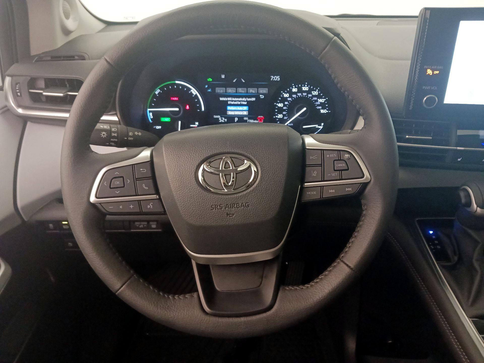 Thumbnail: 2025 Toyota Sienna - 10