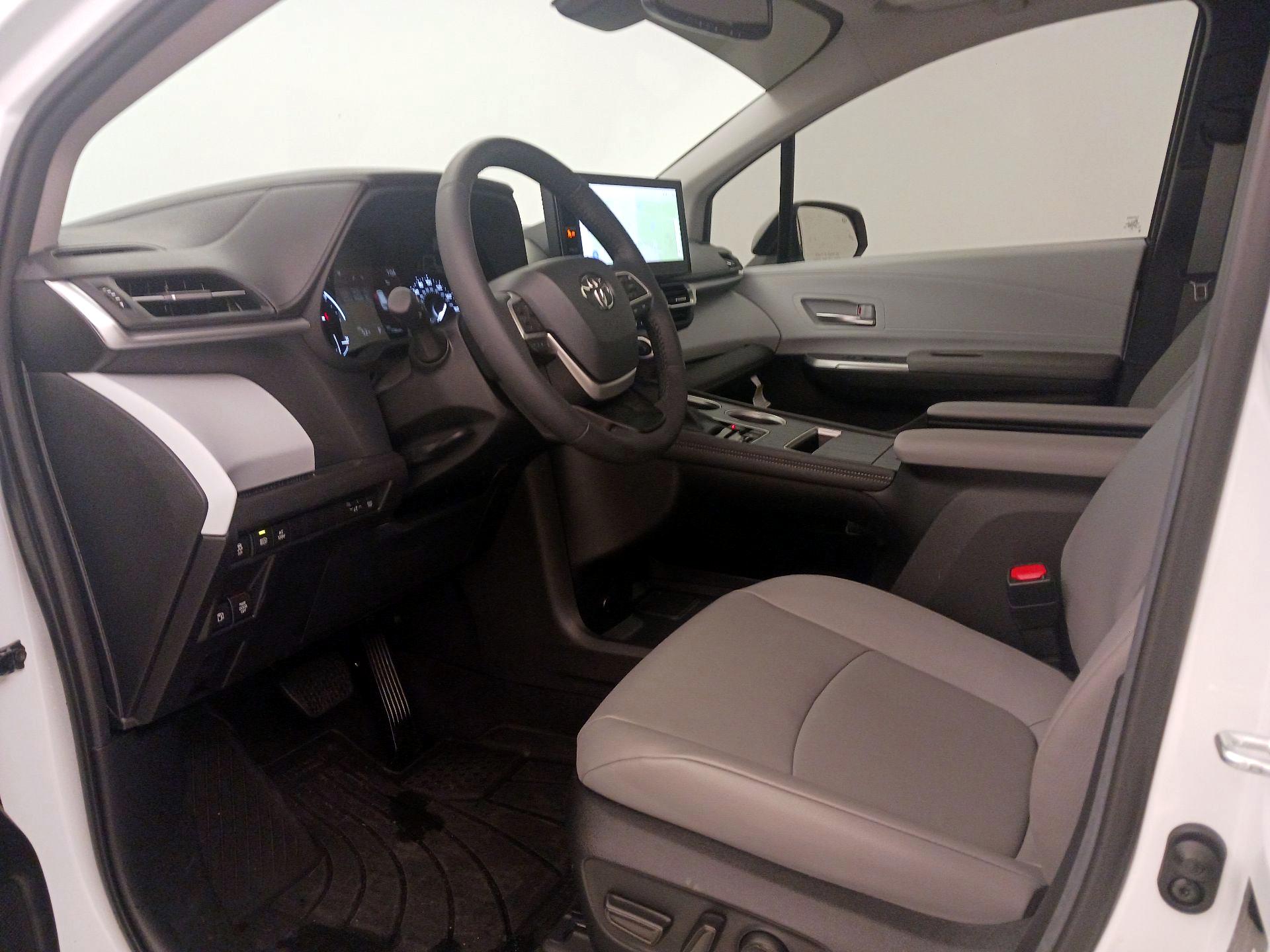 Thumbnail: 2025 Toyota Sienna - 11