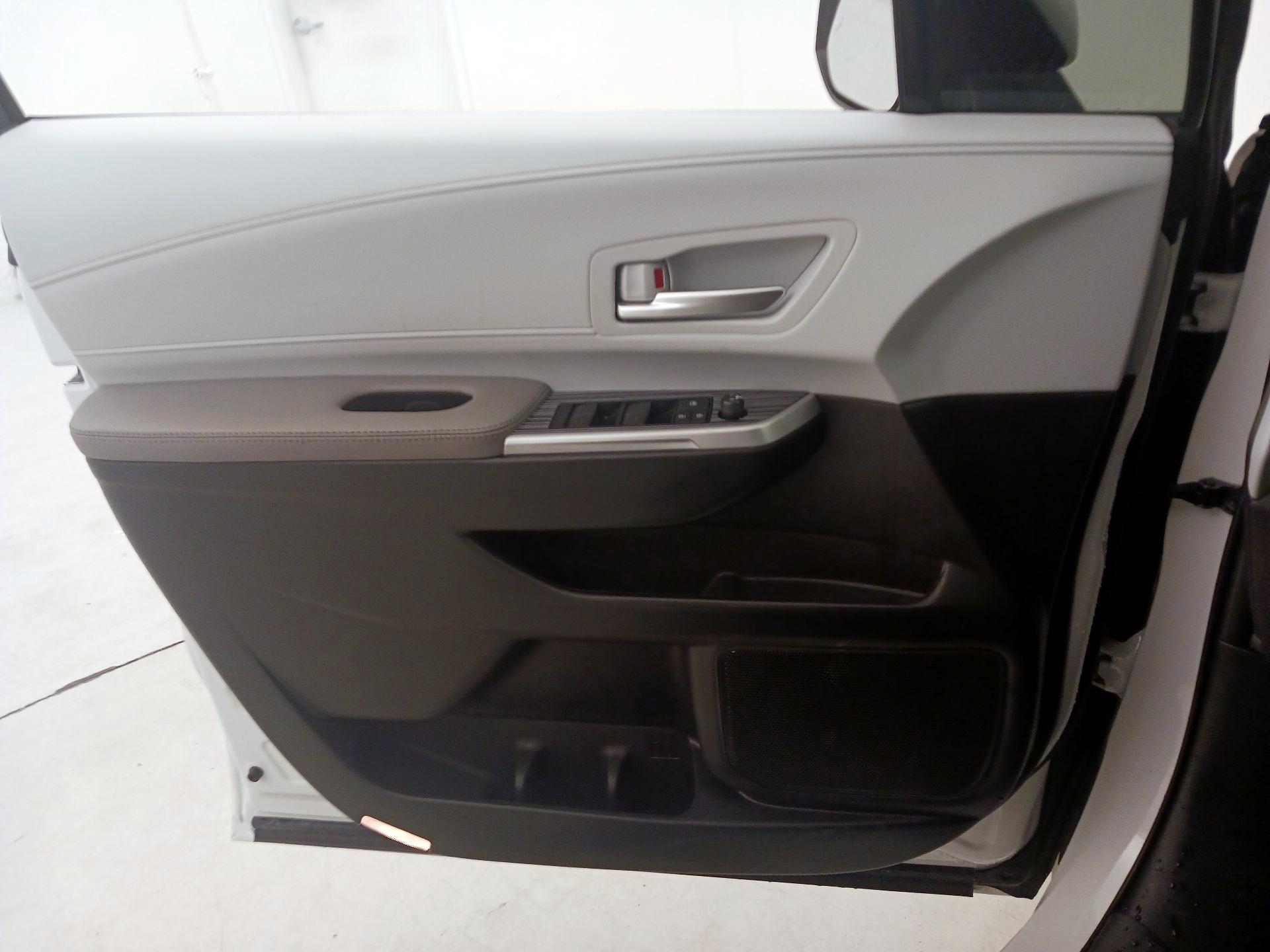 Thumbnail: 2025 Toyota Sienna - 12