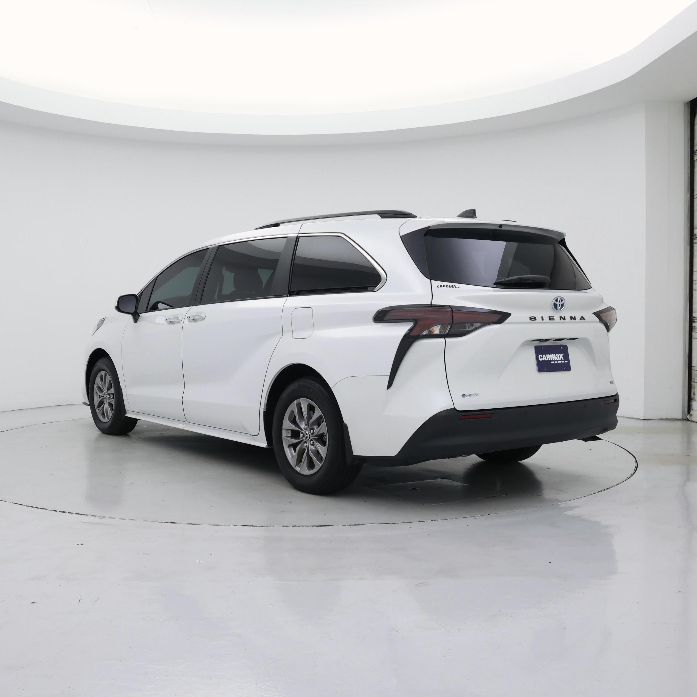 Thumbnail: 2025 Toyota Sienna - 2