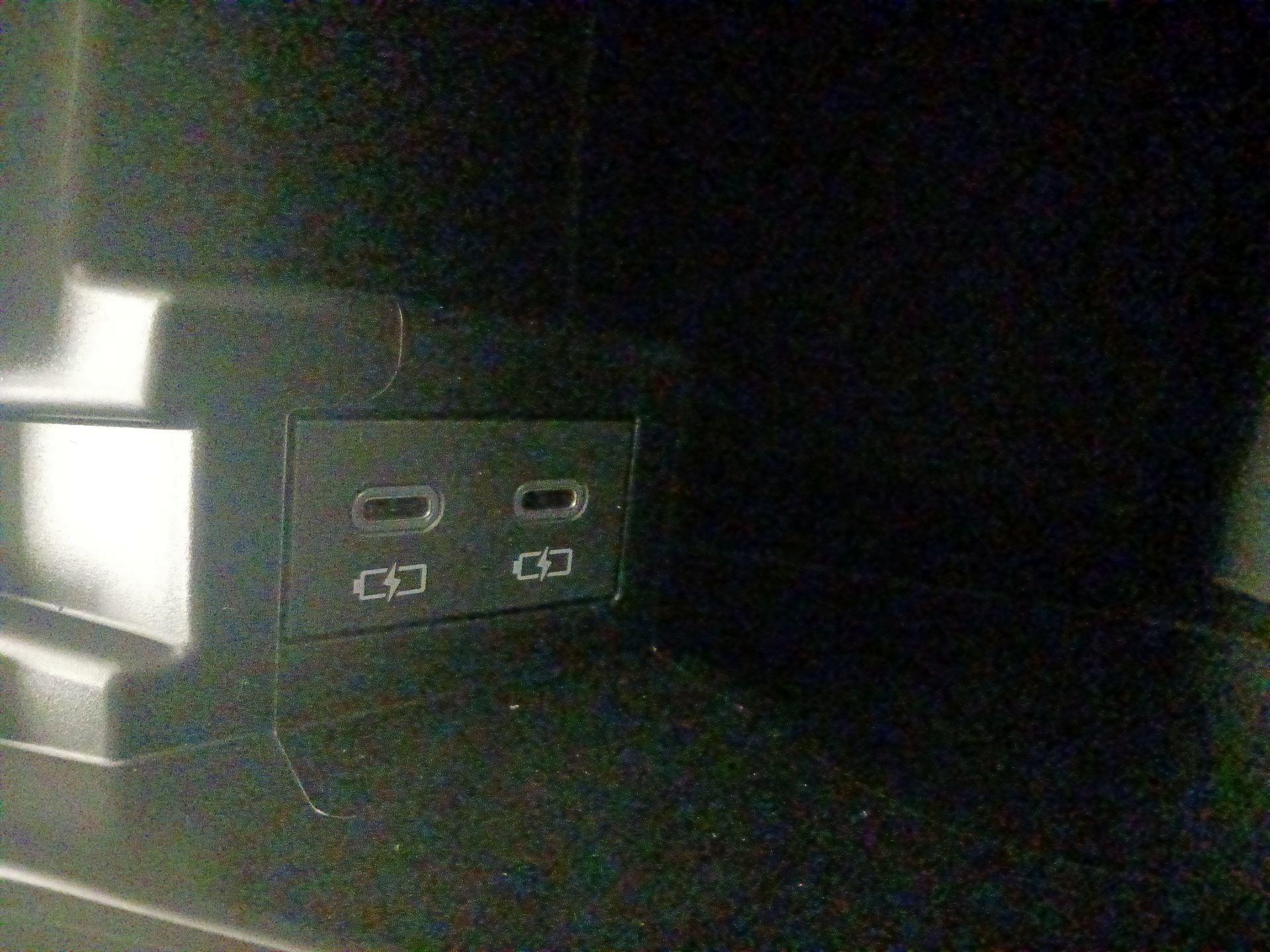 Thumbnail: 2025 Toyota Sienna - 19