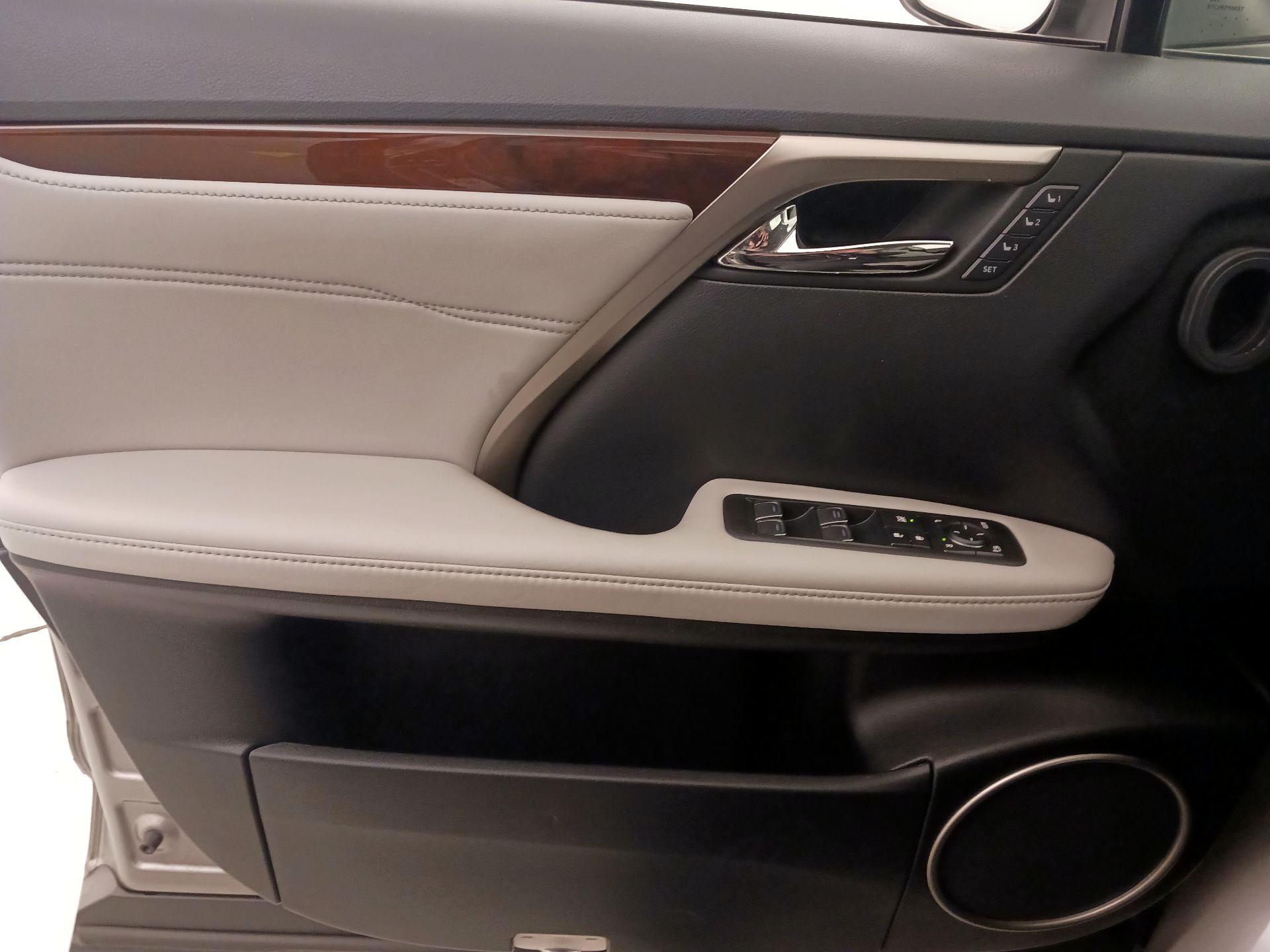 Thumbnail: 2018 Lexus RX - 12