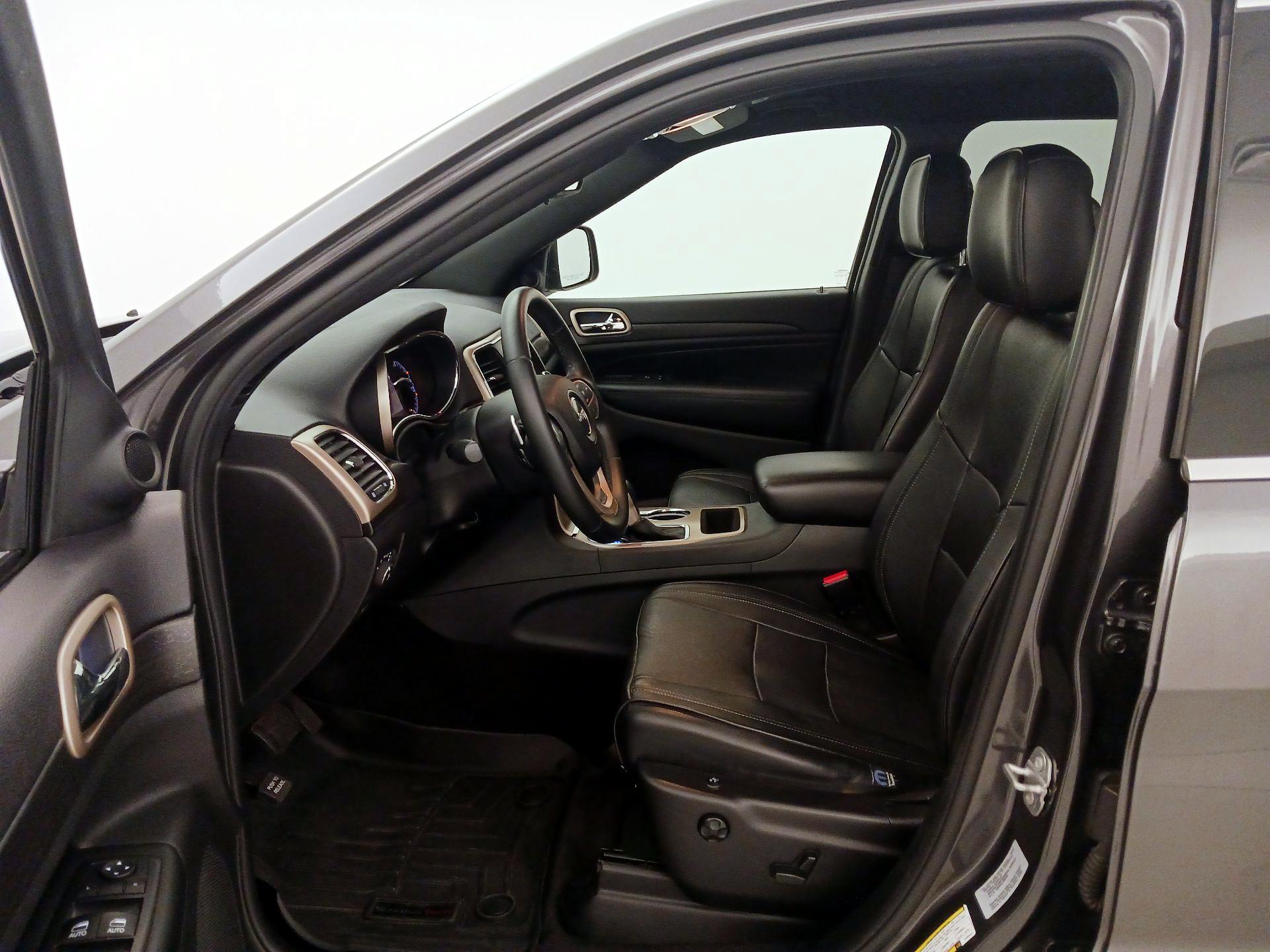 Thumbnail: 2017 Jeep Grand Cherokee - 11