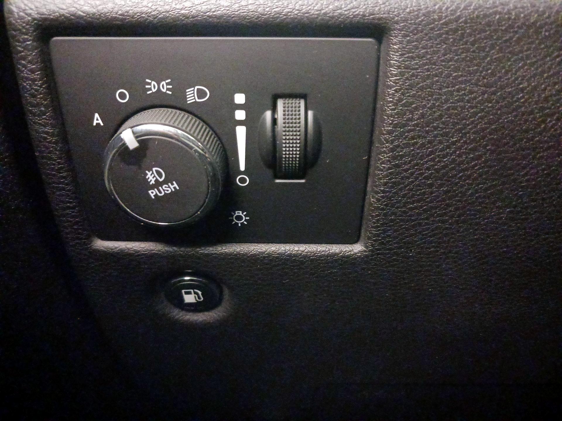 Thumbnail: 2017 Jeep Grand Cherokee - 13