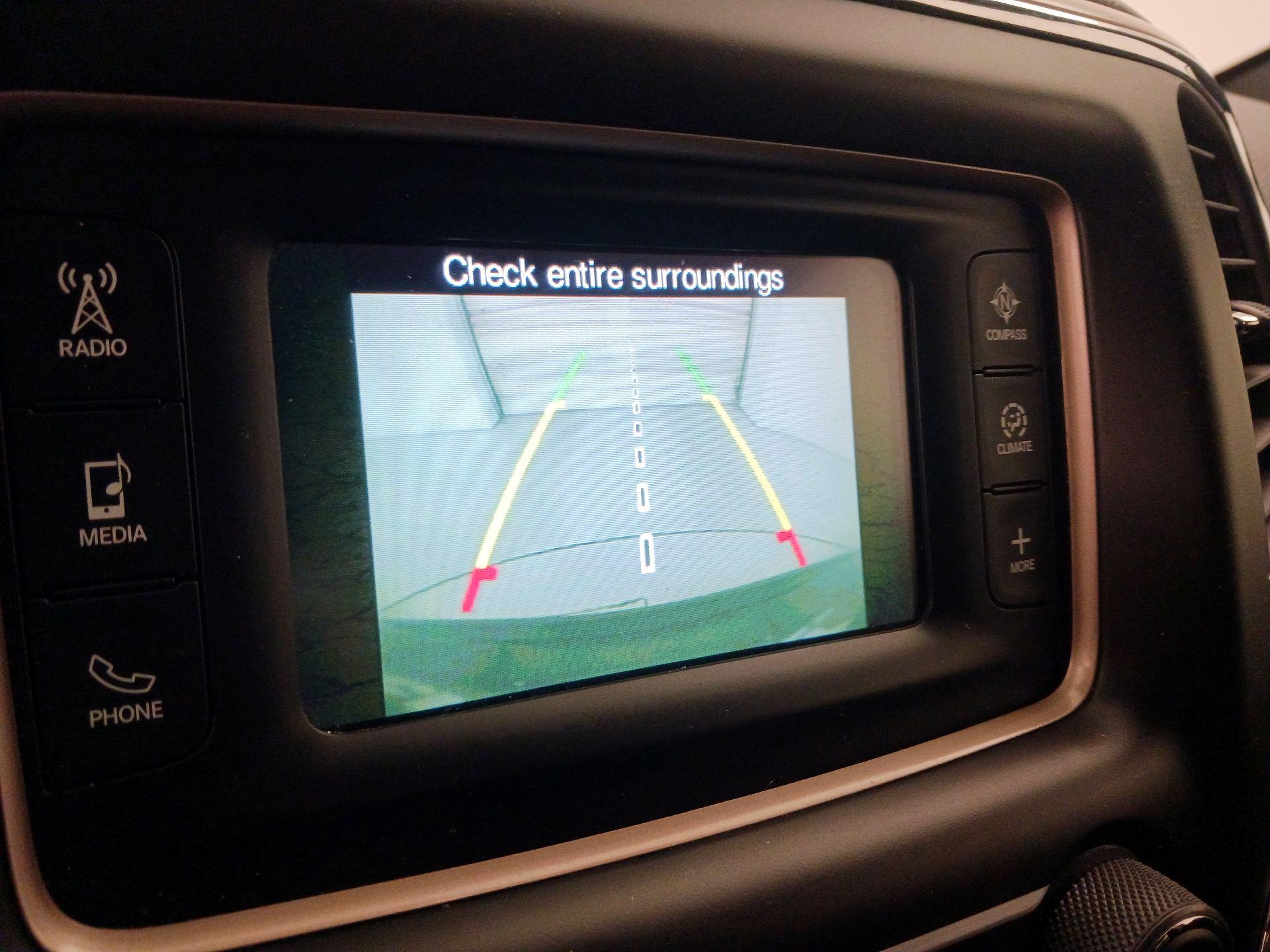 Thumbnail: 2017 Jeep Grand Cherokee - 14