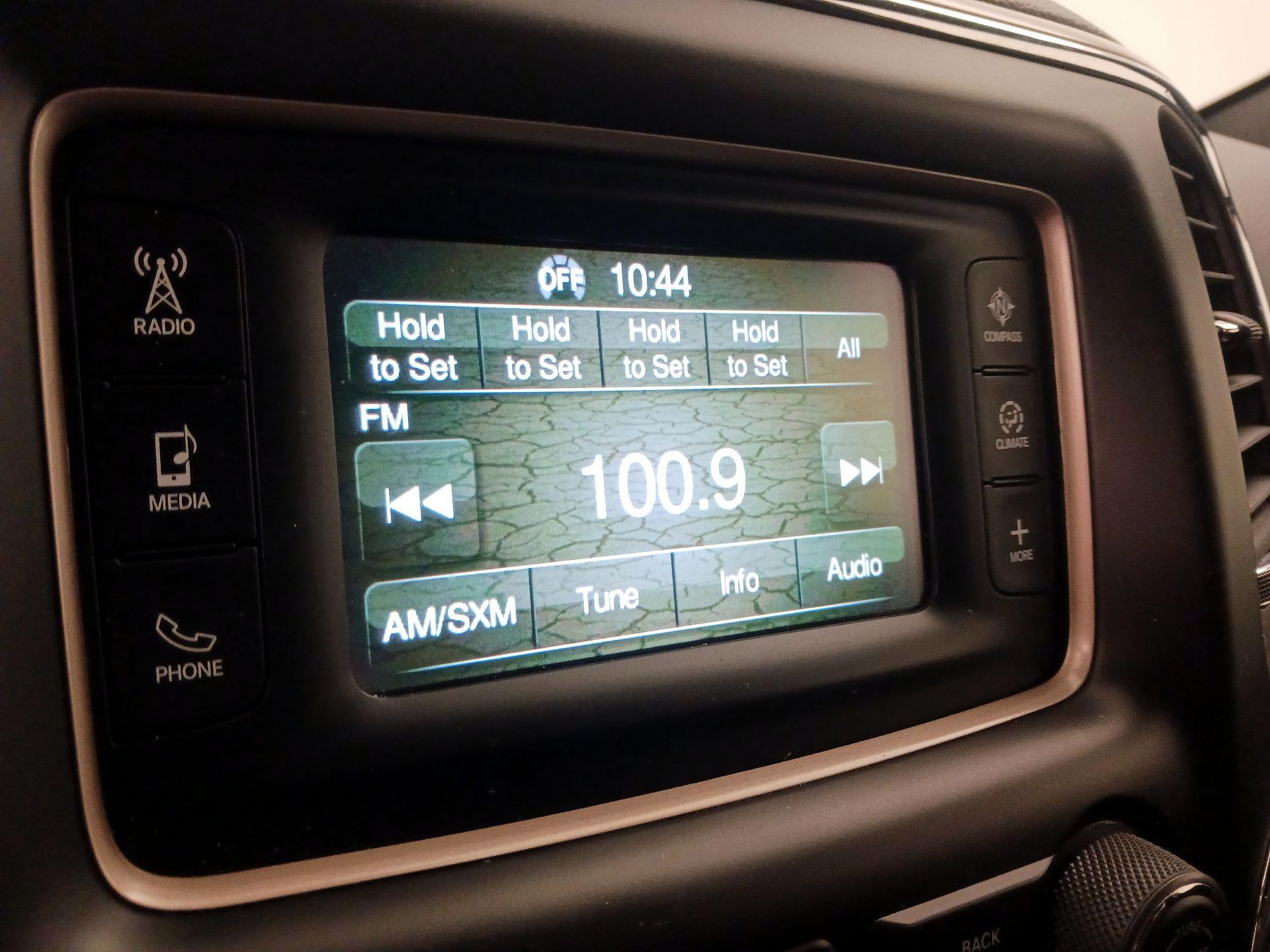 Thumbnail: 2017 Jeep Grand Cherokee - 15