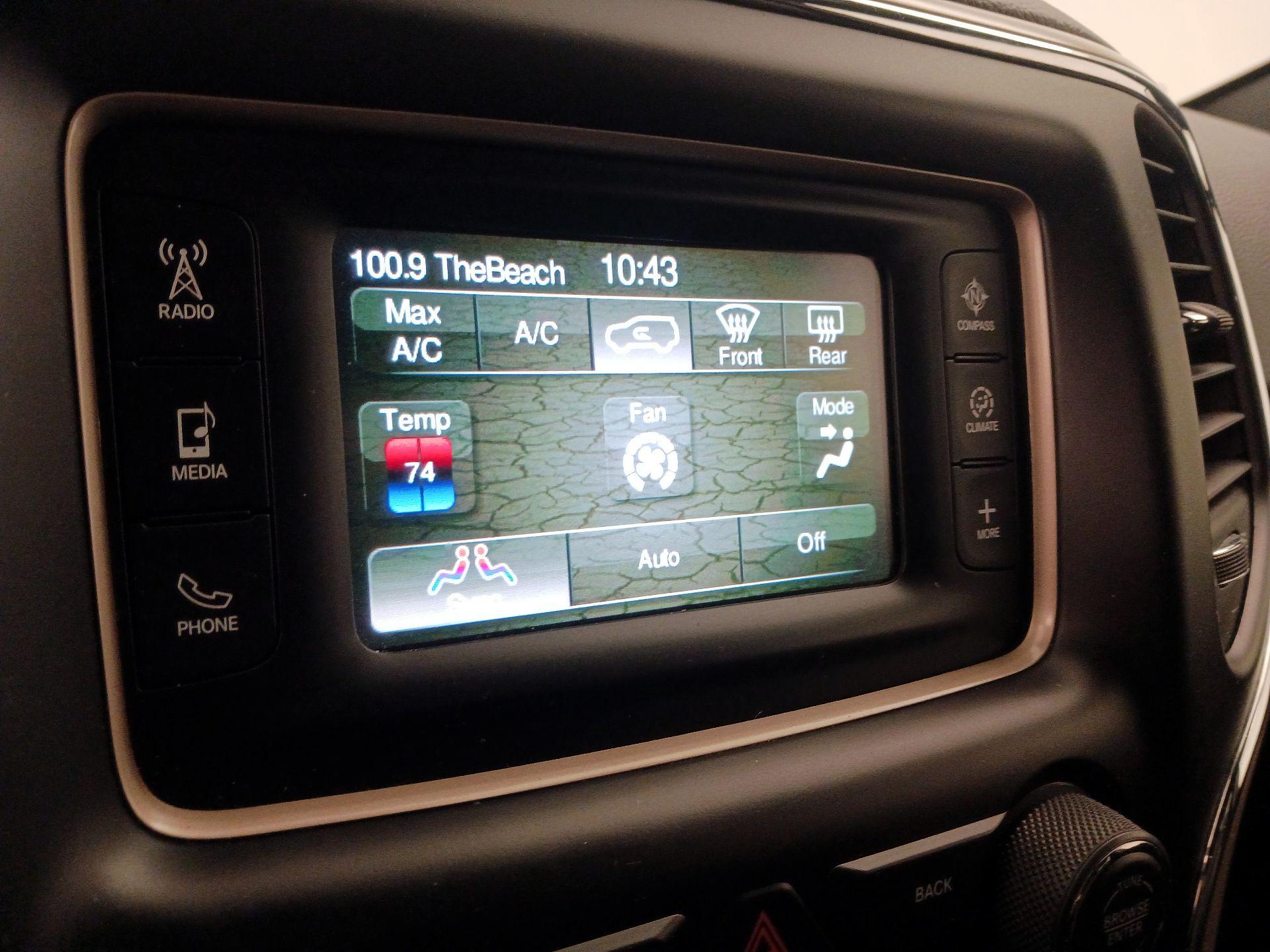 Thumbnail: 2017 Jeep Grand Cherokee - 16