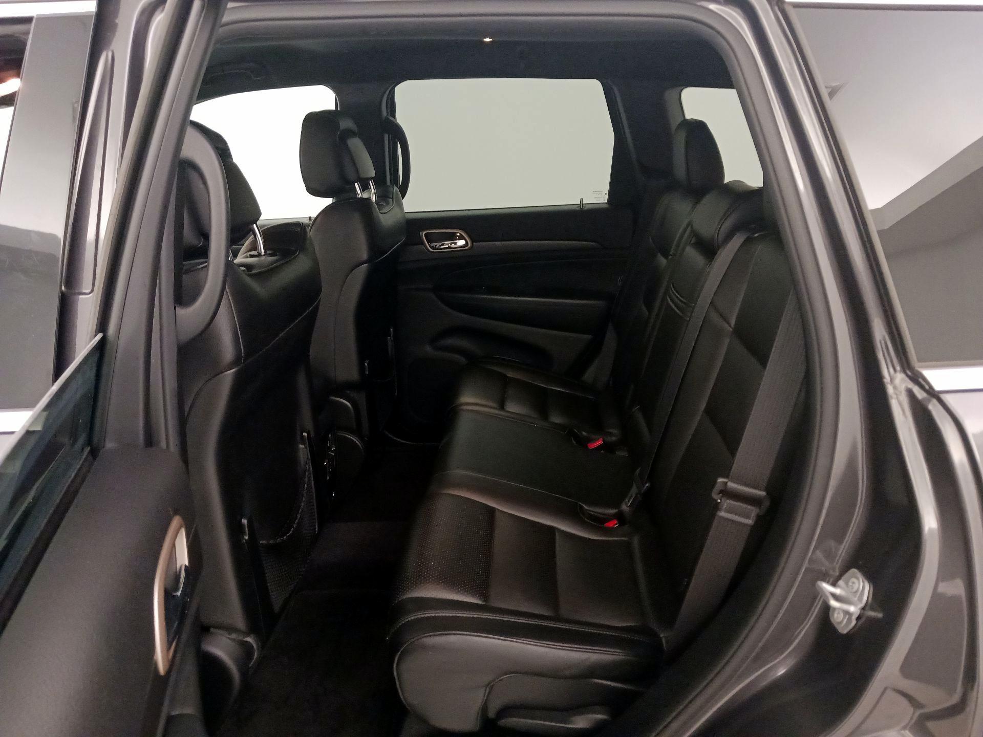 Thumbnail: 2017 Jeep Grand Cherokee - 19