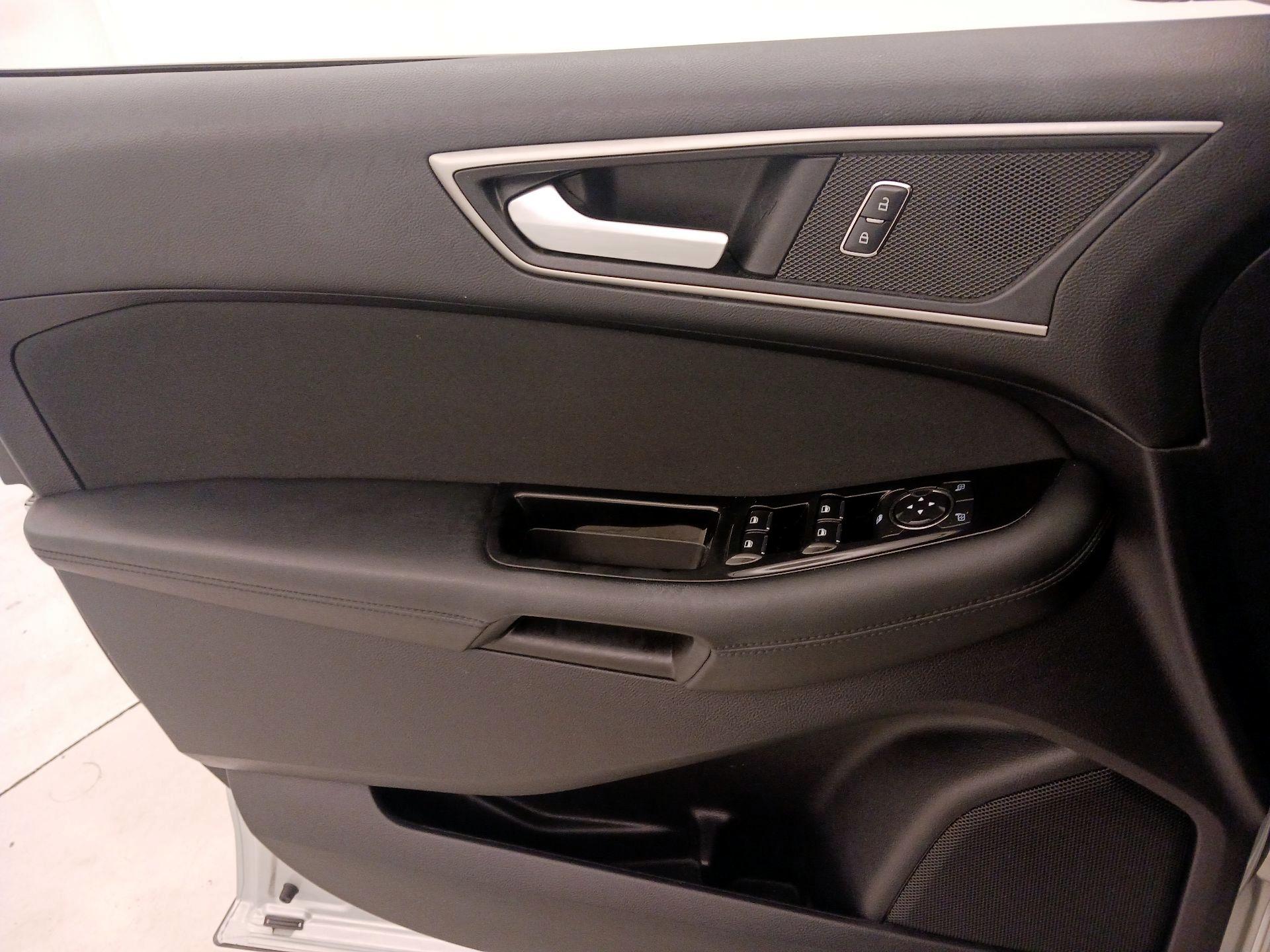 Thumbnail: 2017 Ford Edge - 12