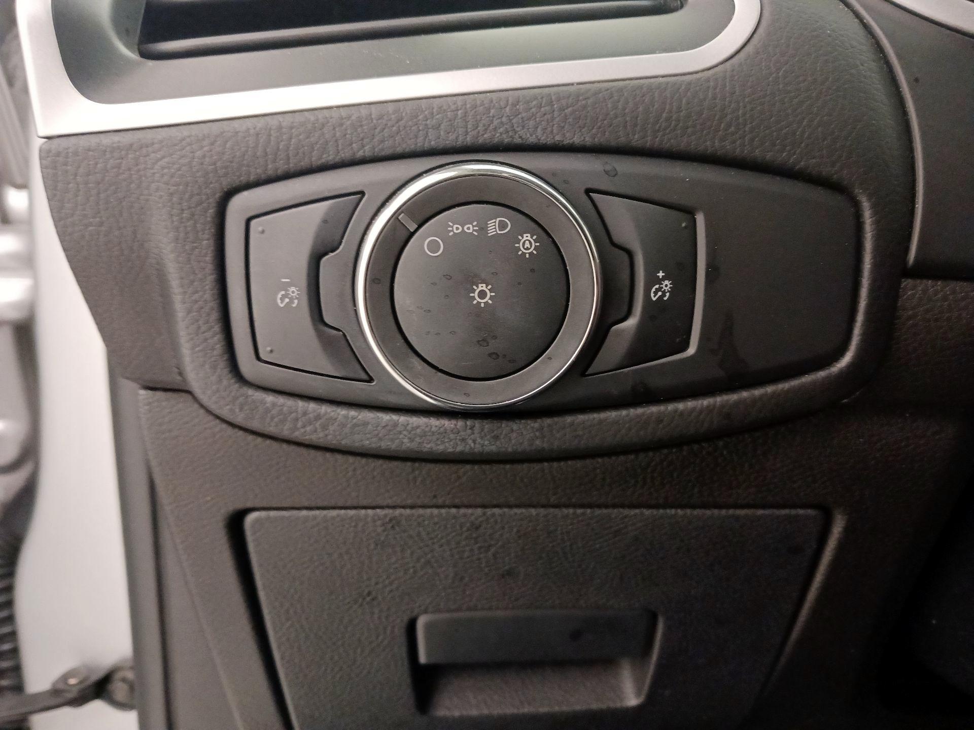 Thumbnail: 2017 Ford Edge - 13