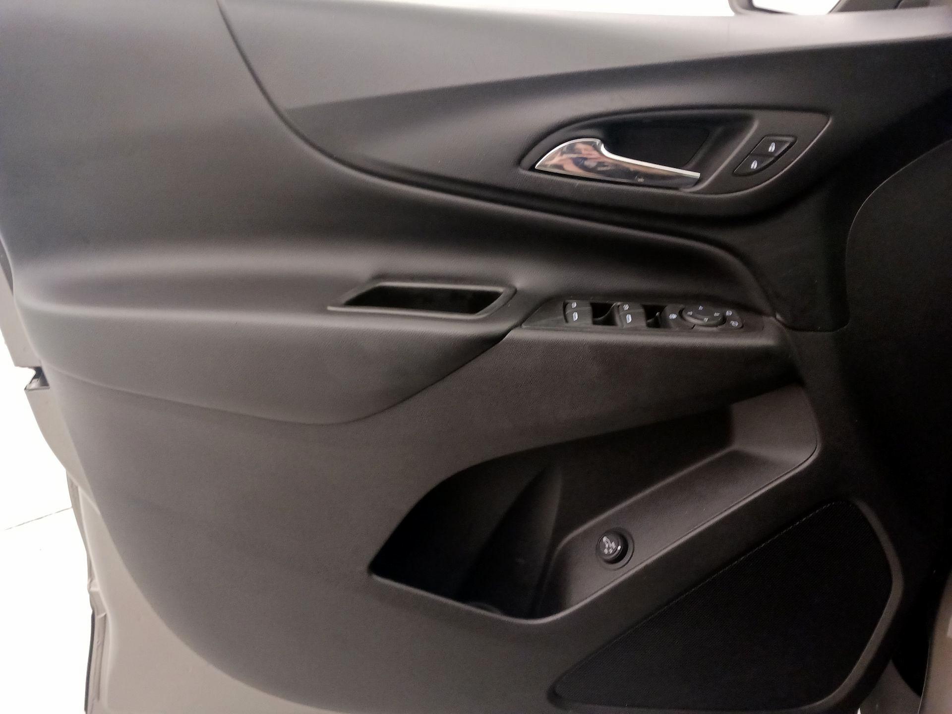 Thumbnail: 2018 Chevrolet Equinox - 12