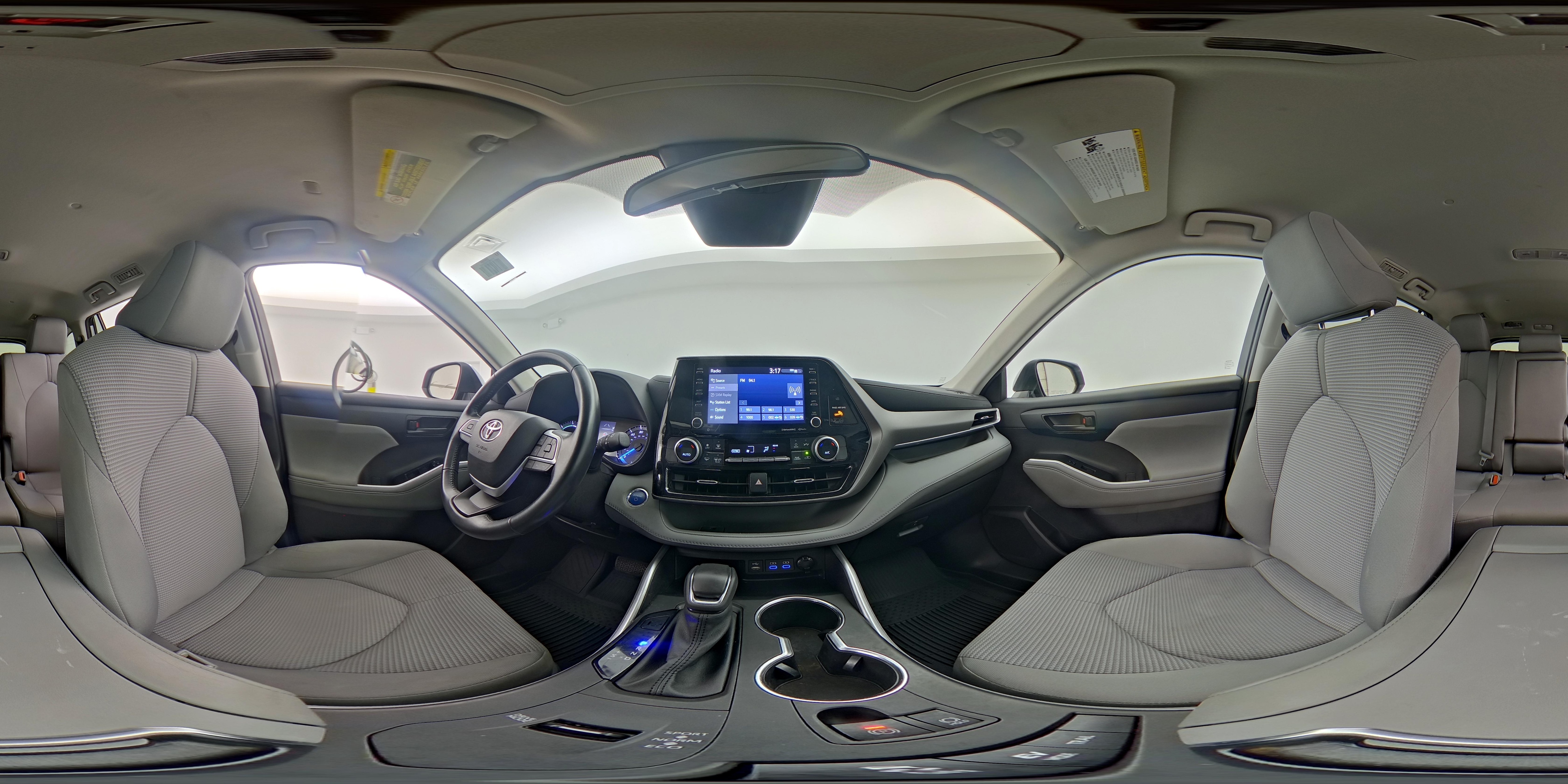 2022 Toyota Highlander LE - Photo 26