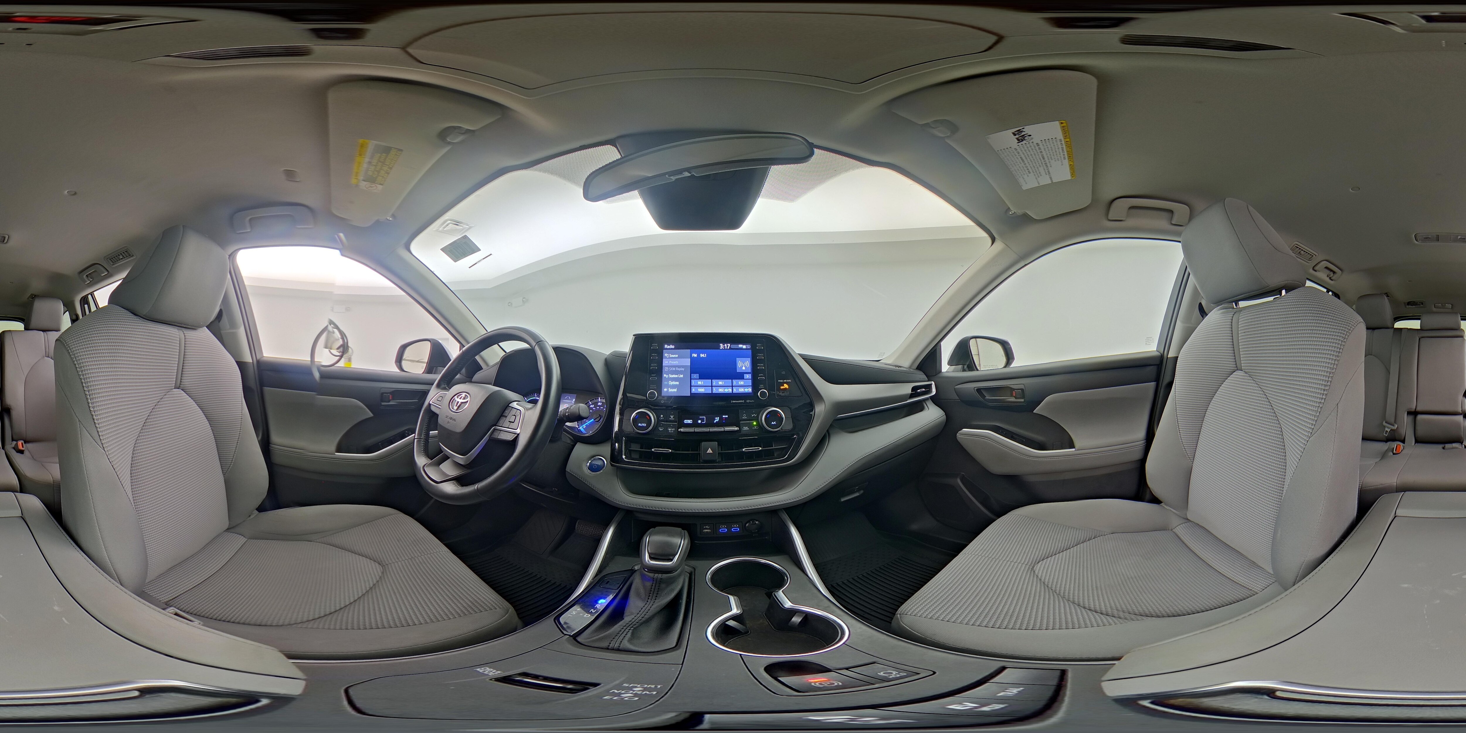 2022 Toyota Highlander LE - Photo 28