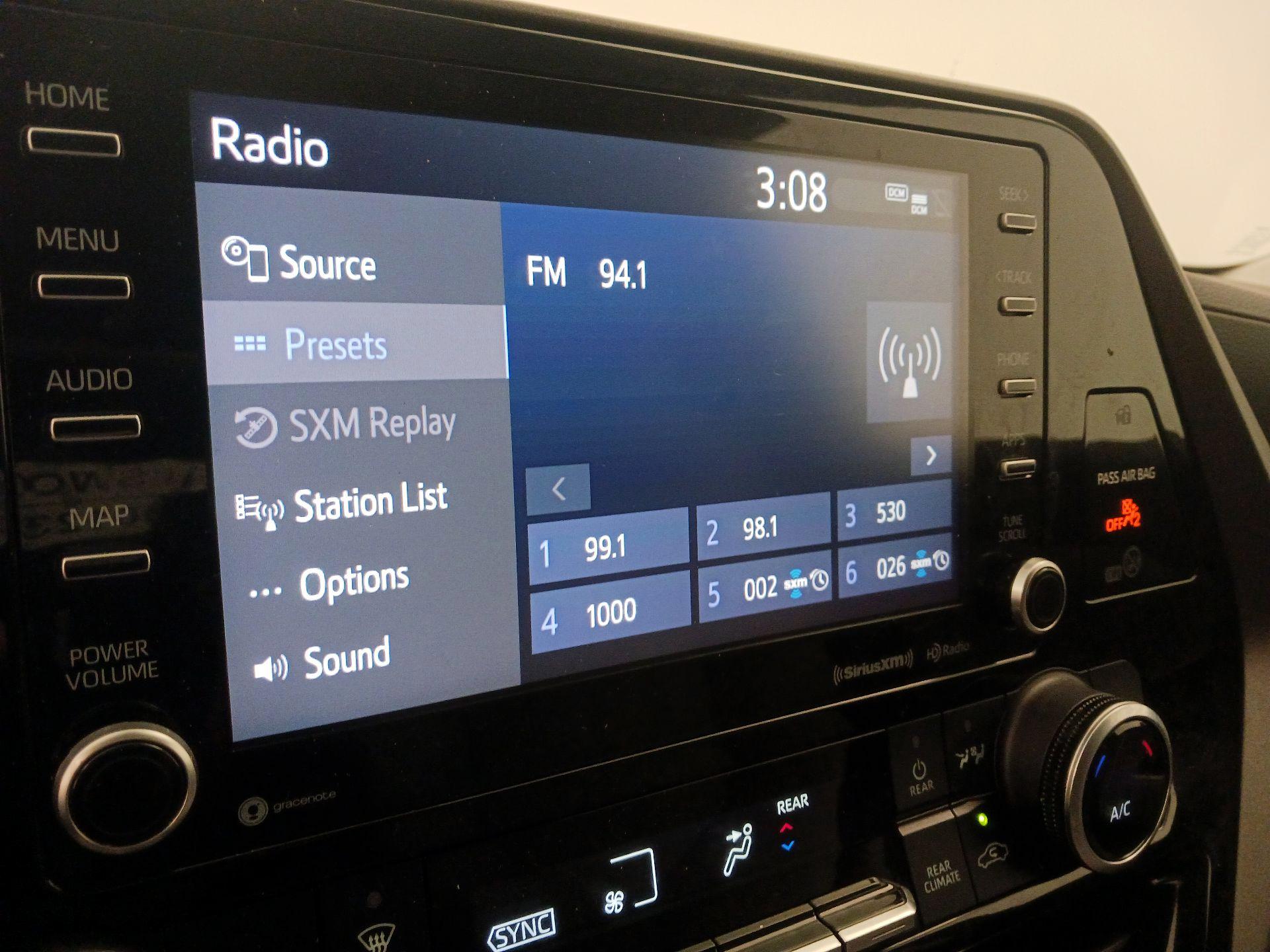 Thumbnail: 2022 Toyota Highlander - 15