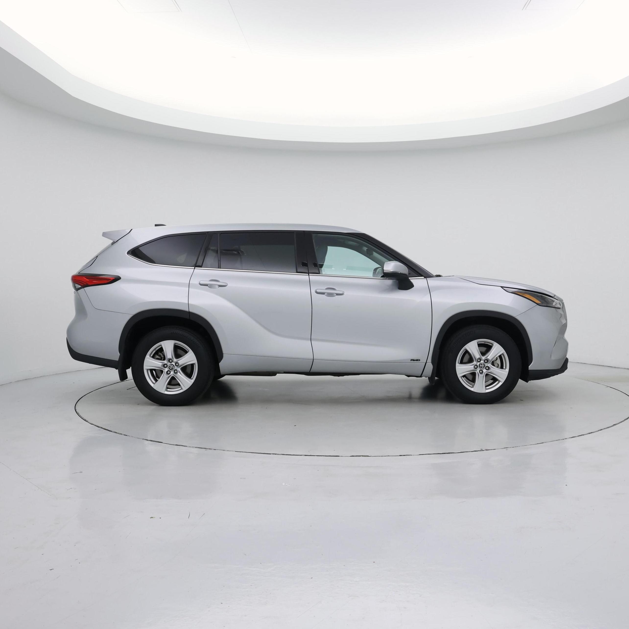 Thumbnail: 2022 Toyota Highlander - 7