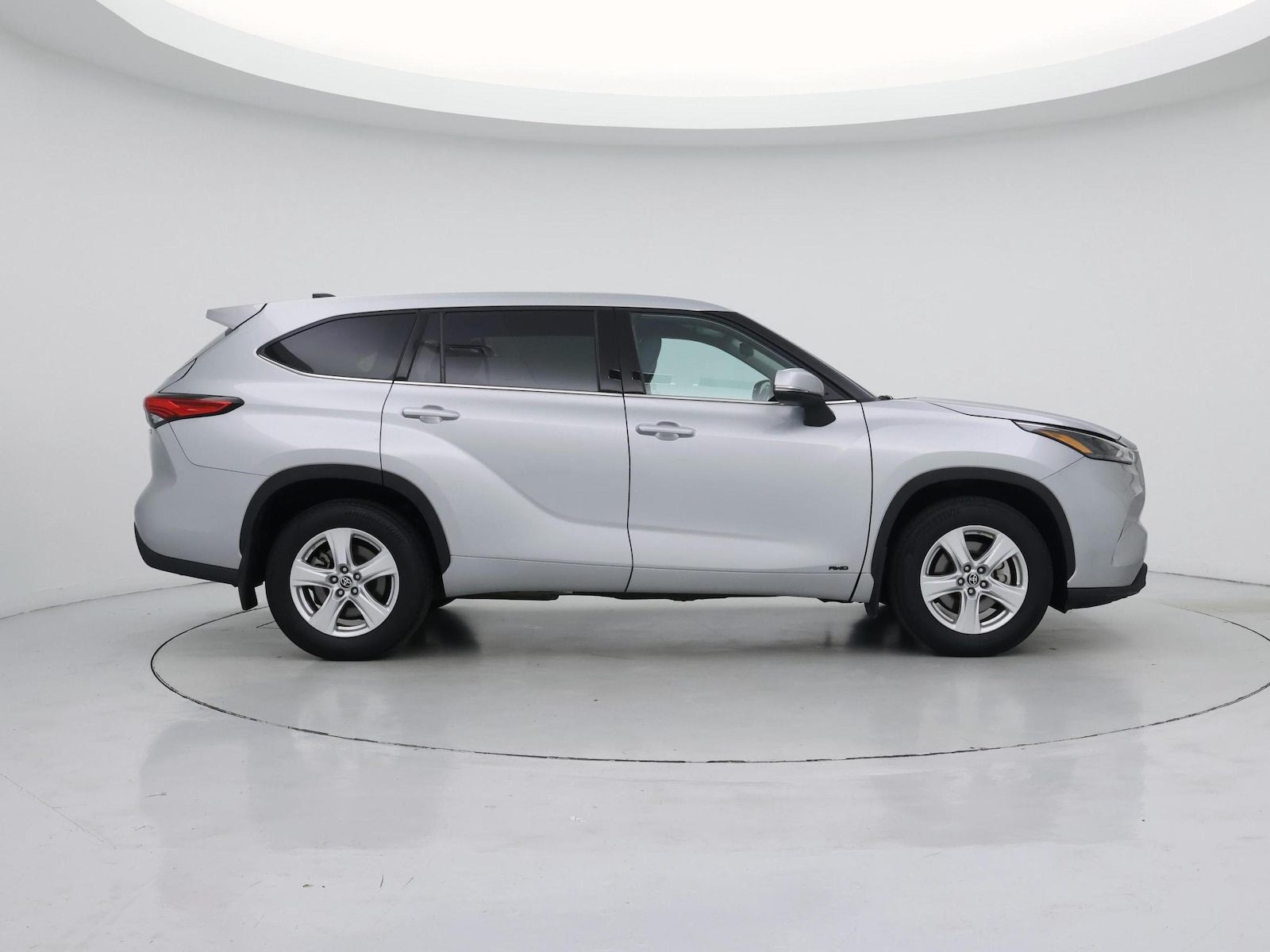 2022 Toyota Highlander LE - Photo 8