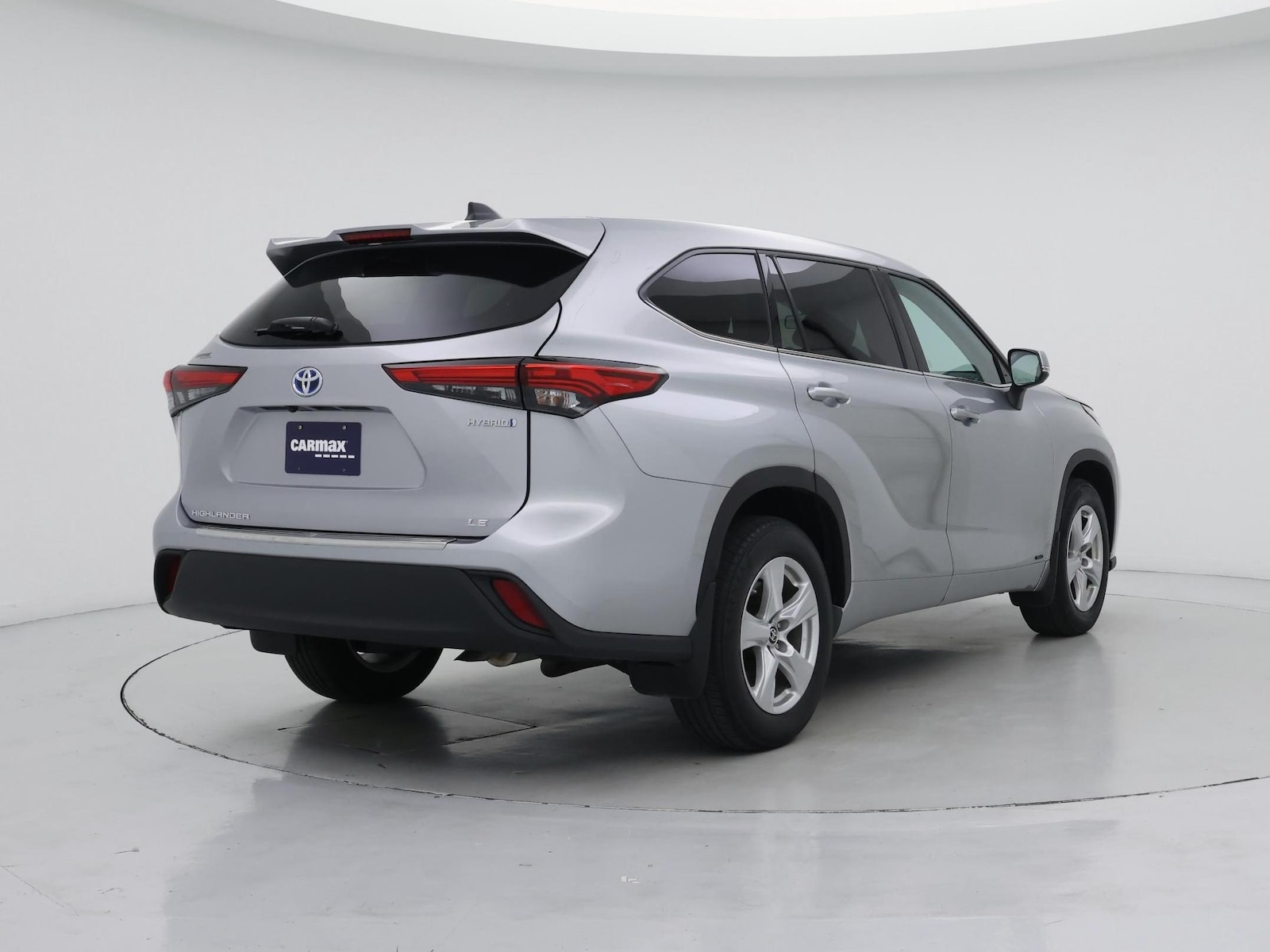 2022 Toyota Highlander LE - Photo 9