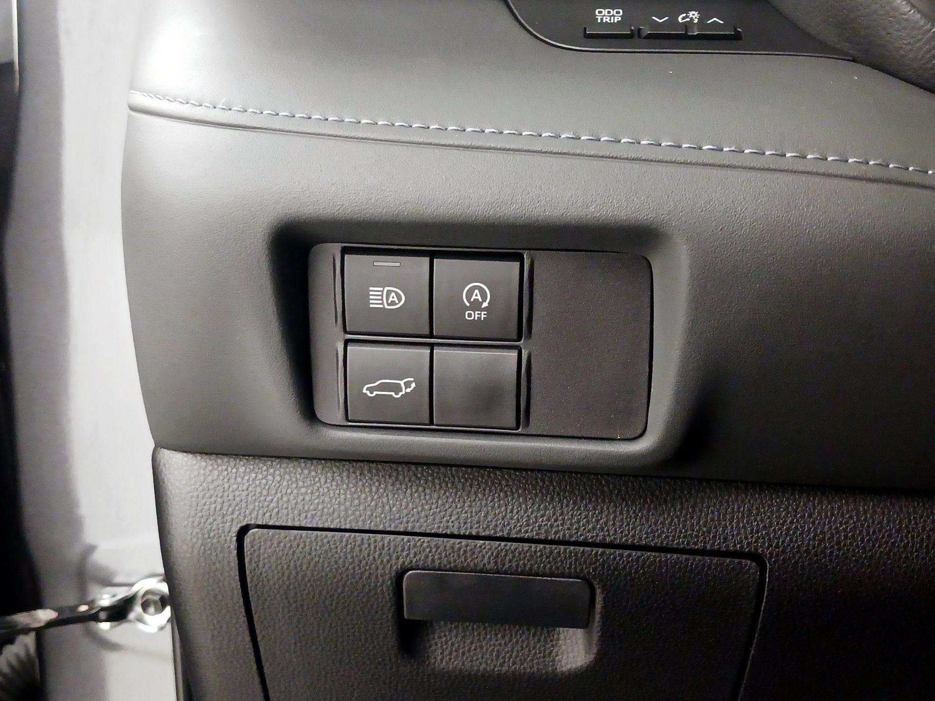 Thumbnail: 2023 Toyota Highlander - 13