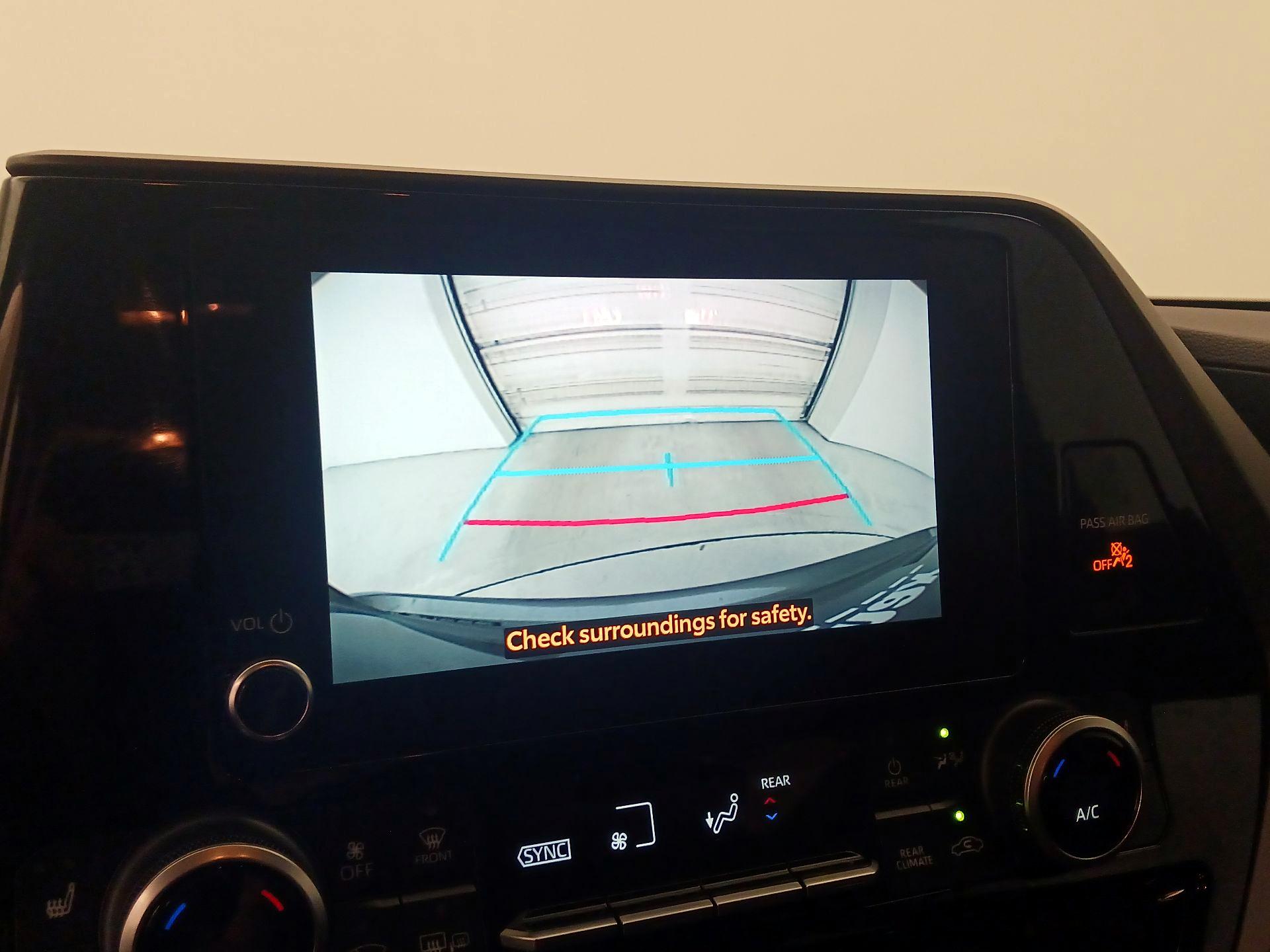 Thumbnail: 2023 Toyota Highlander - 14