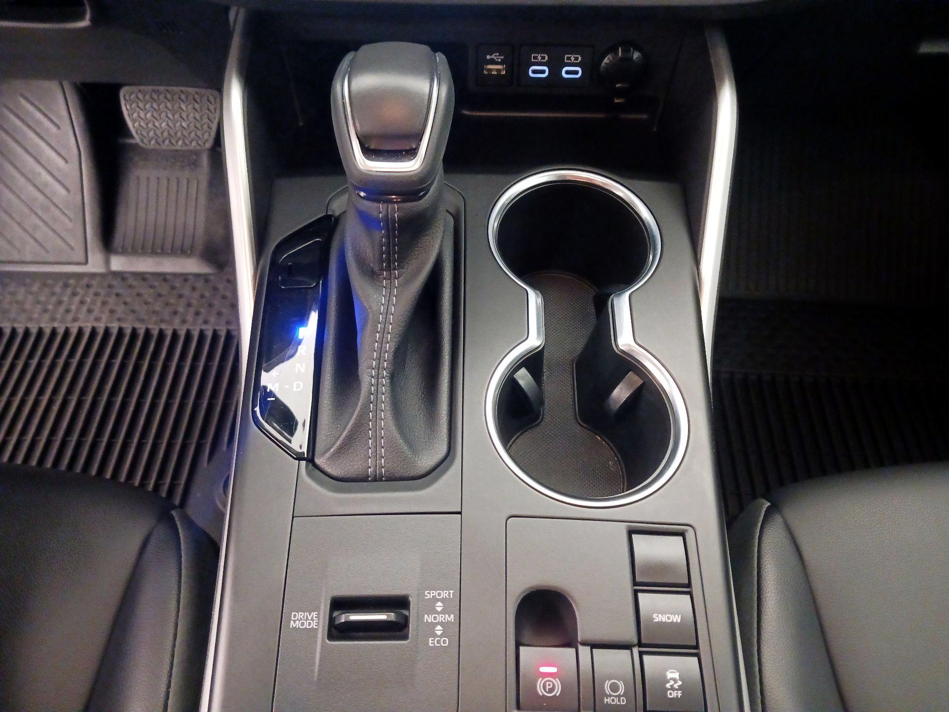 Thumbnail: 2023 Toyota Highlander - 17