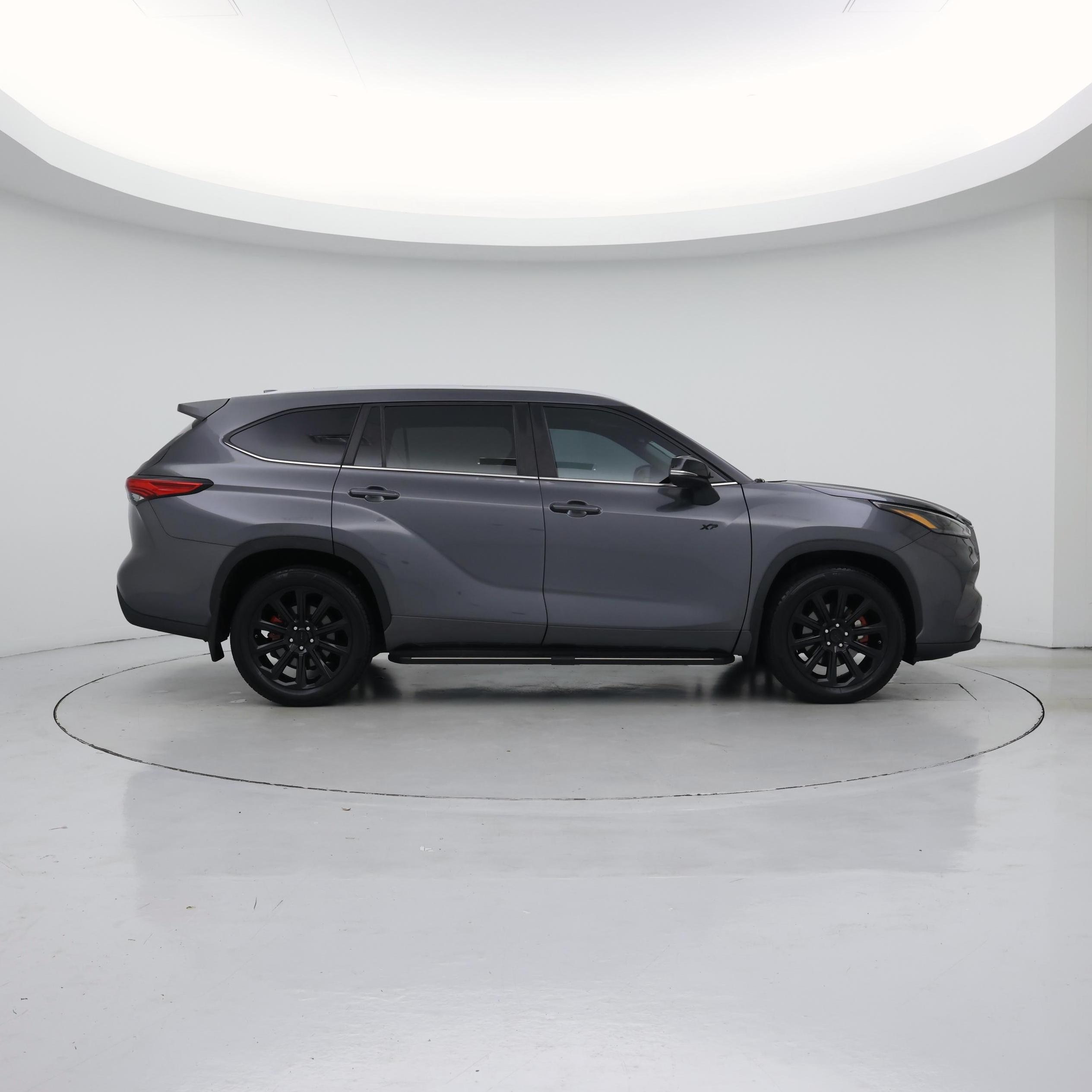 Thumbnail: 2023 Toyota Highlander - 7