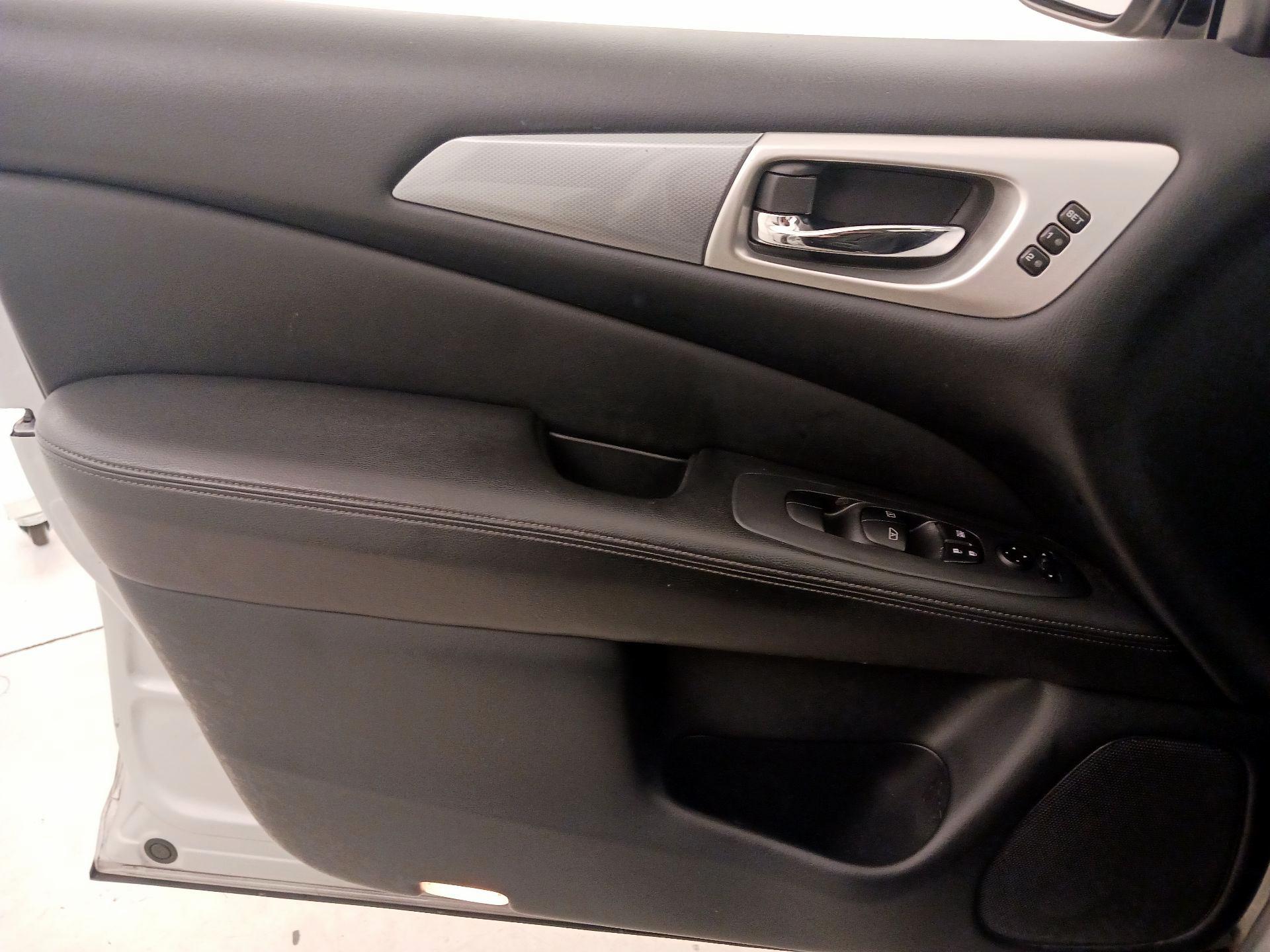 Thumbnail: 2020 Nissan Pathfinder - 12