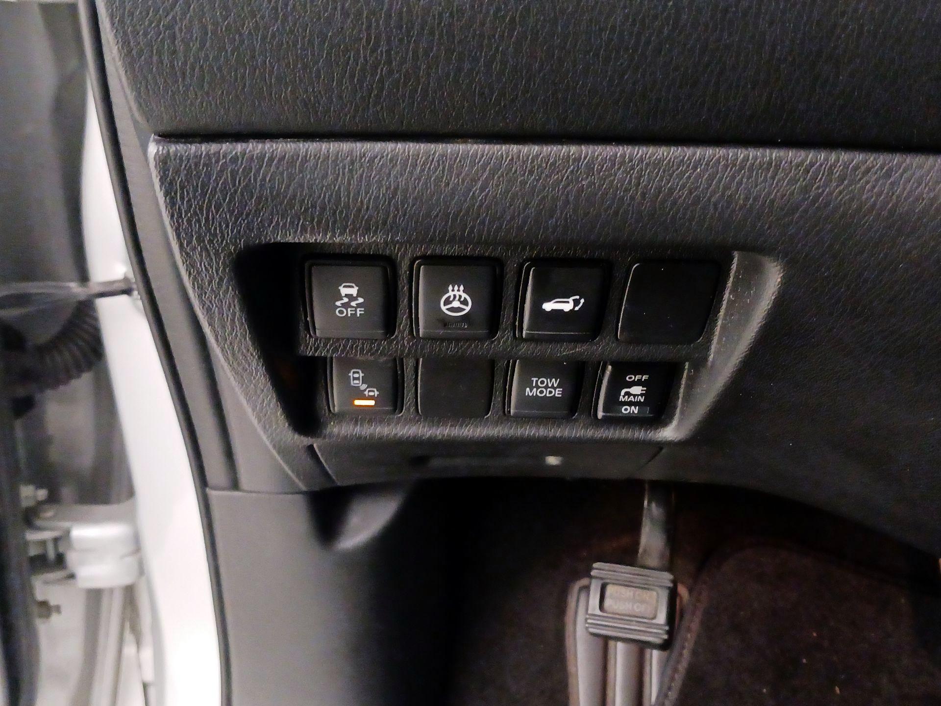 Thumbnail: 2020 Nissan Pathfinder - 13