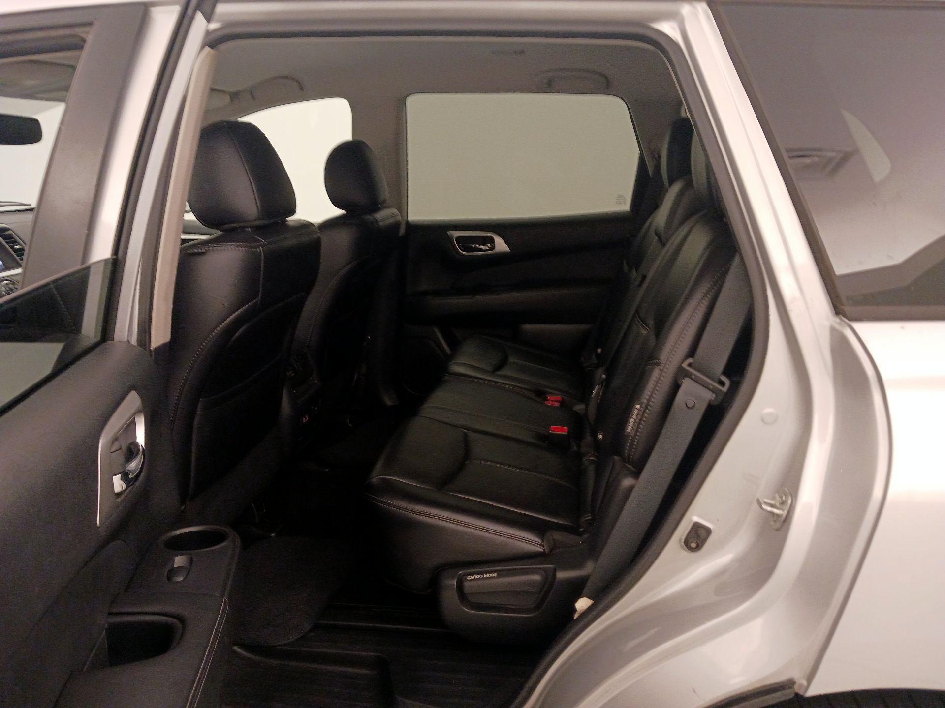 Thumbnail: 2020 Nissan Pathfinder - 20