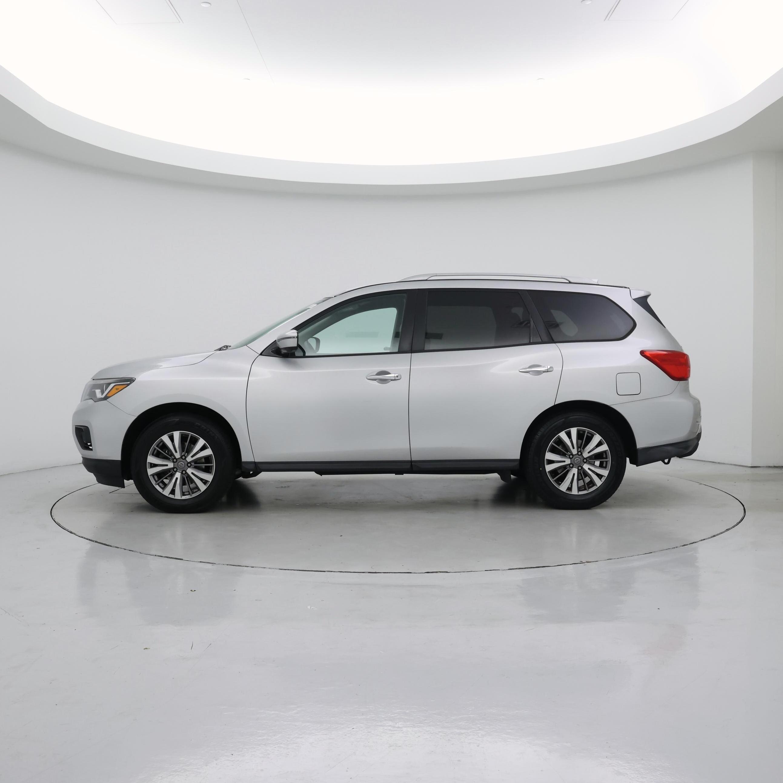 Thumbnail: 2020 Nissan Pathfinder - 3