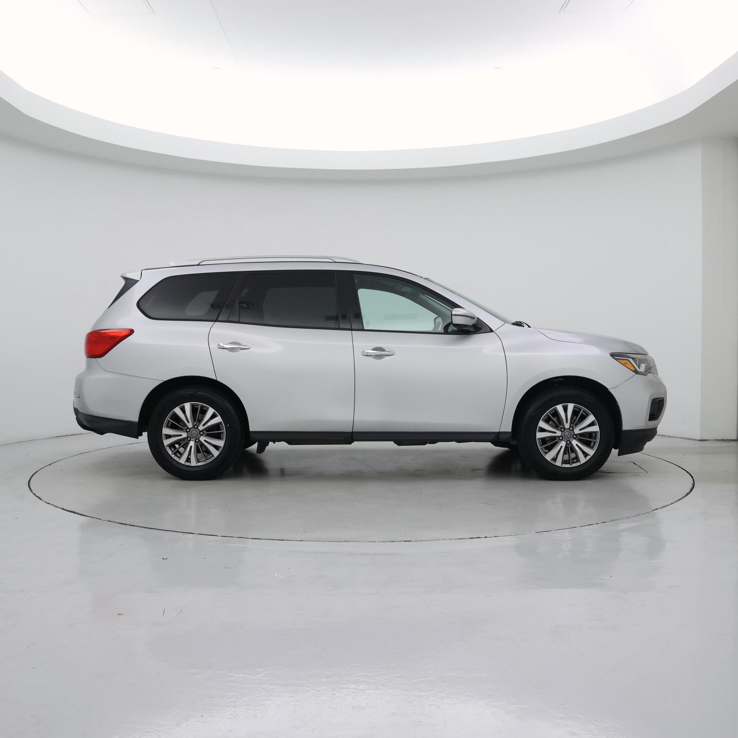 Thumbnail: 2020 Nissan Pathfinder - 7