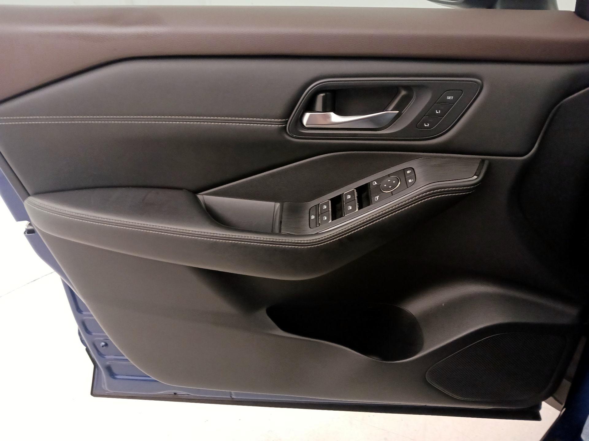 Thumbnail: 2023 Nissan Rogue - 12