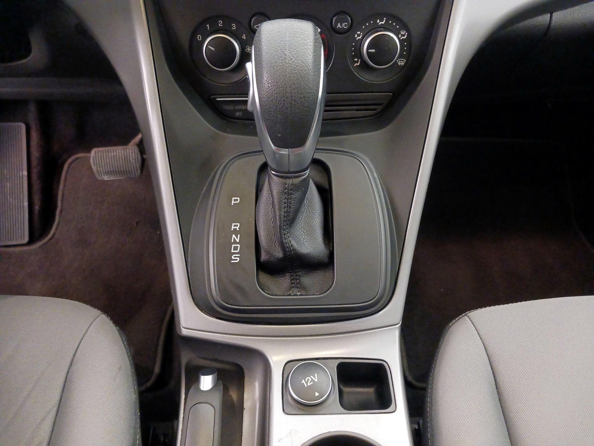 Thumbnail: 2015 Ford Escape - 17