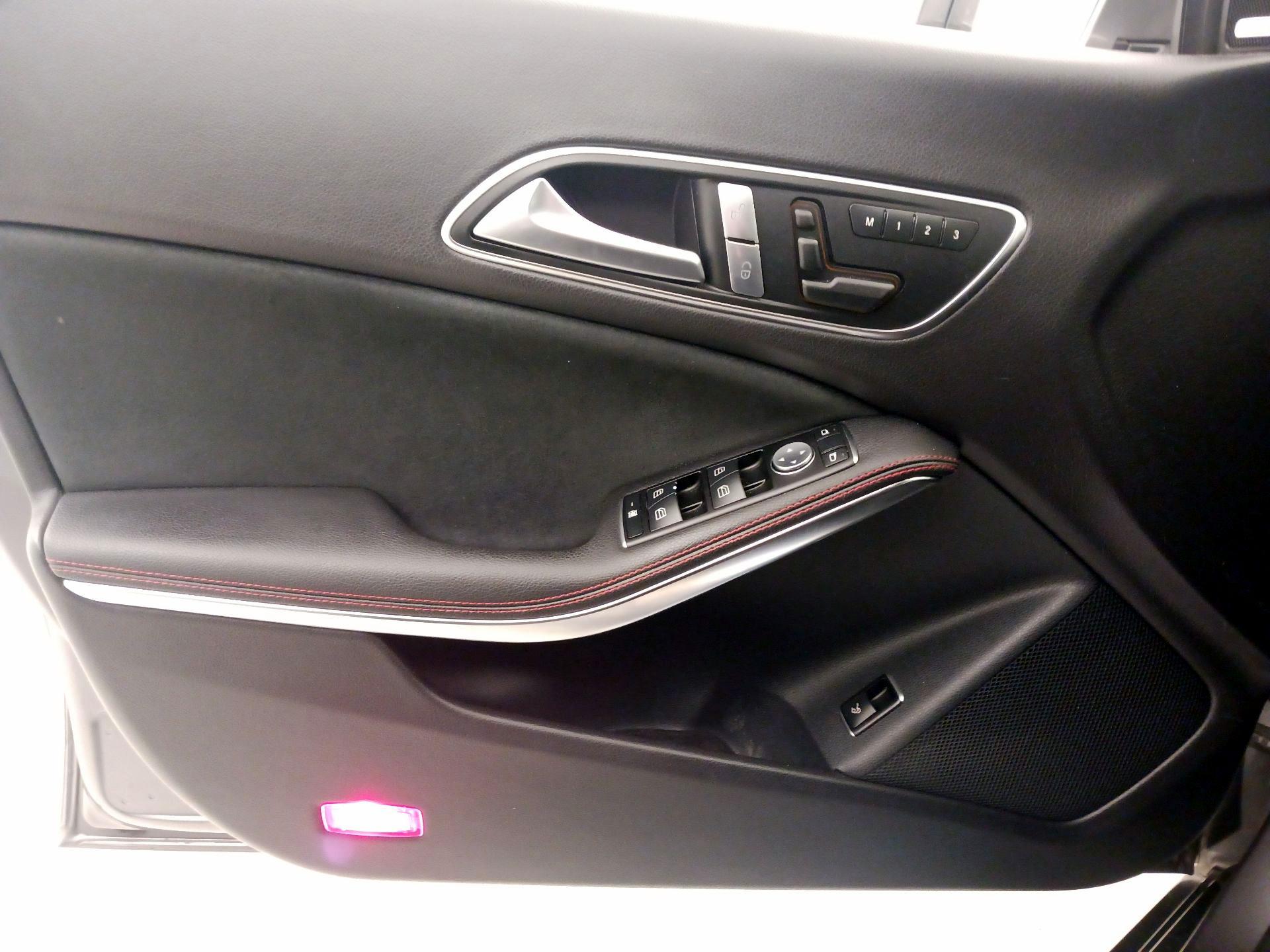 Thumbnail: 2015 Mercedes-Benz CLA - 12