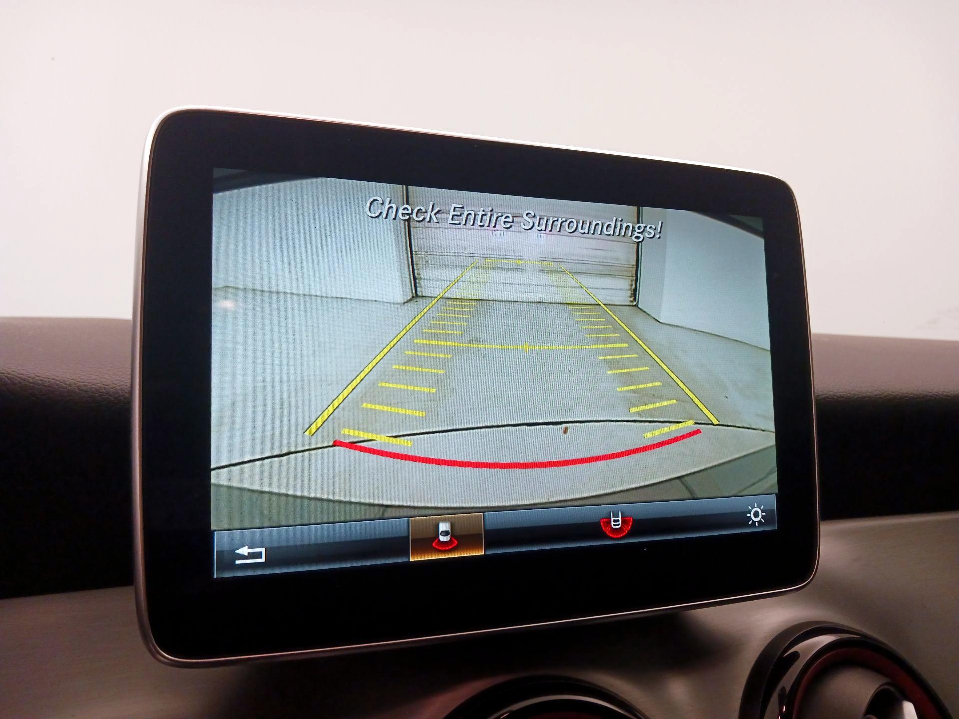 Thumbnail: 2015 Mercedes-Benz CLA - 15