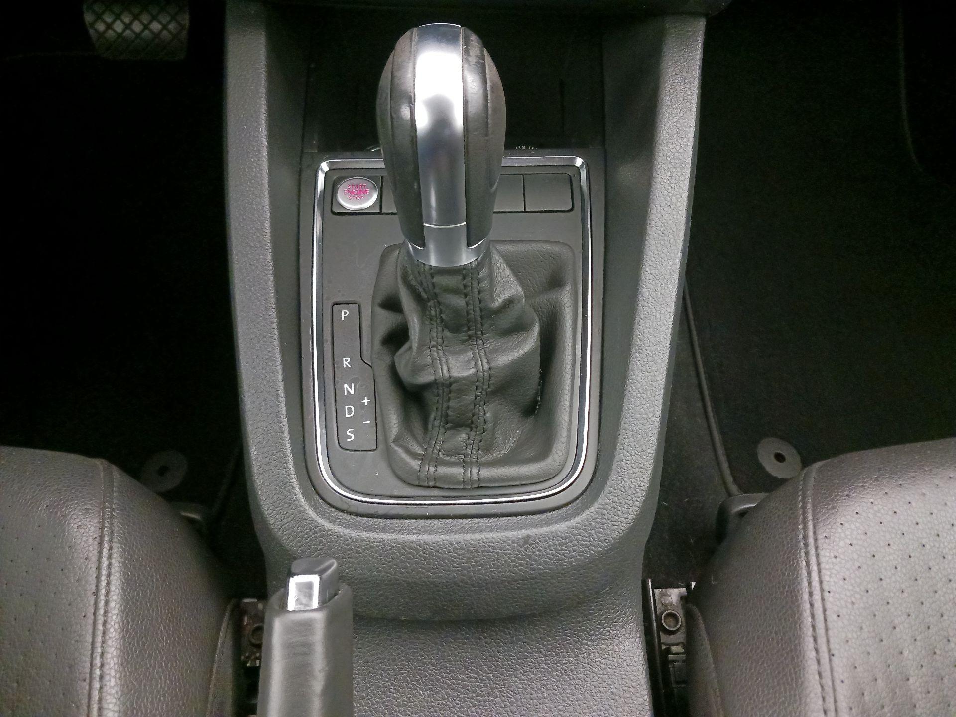 Thumbnail: 2015 Volkswagen Jetta - 17