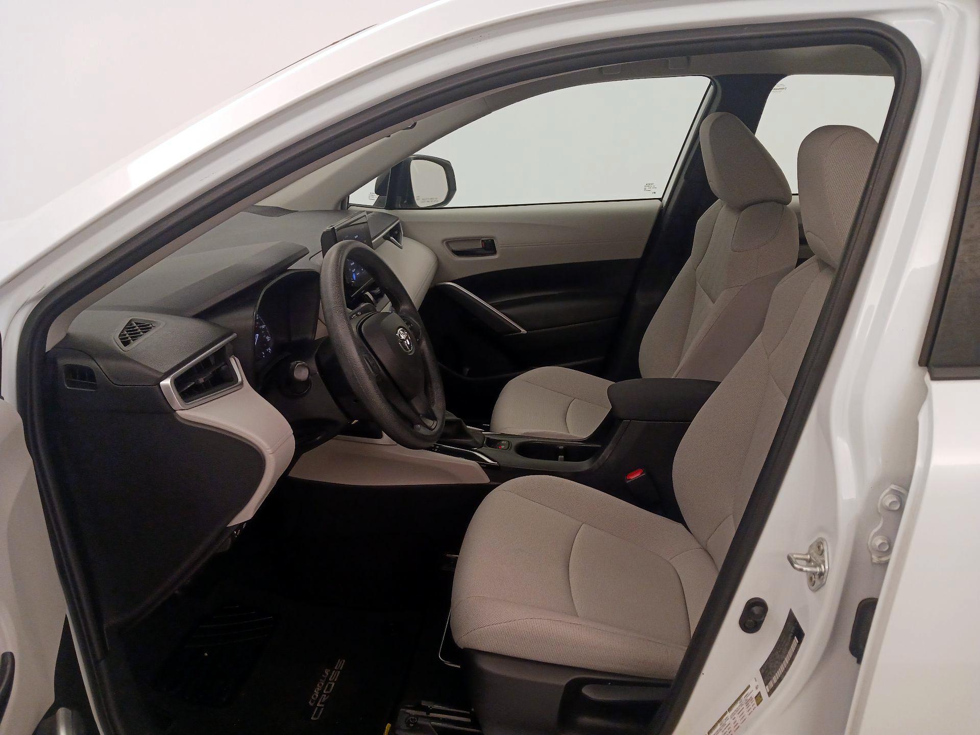 Thumbnail: 2023 Toyota Corolla Cross - 11