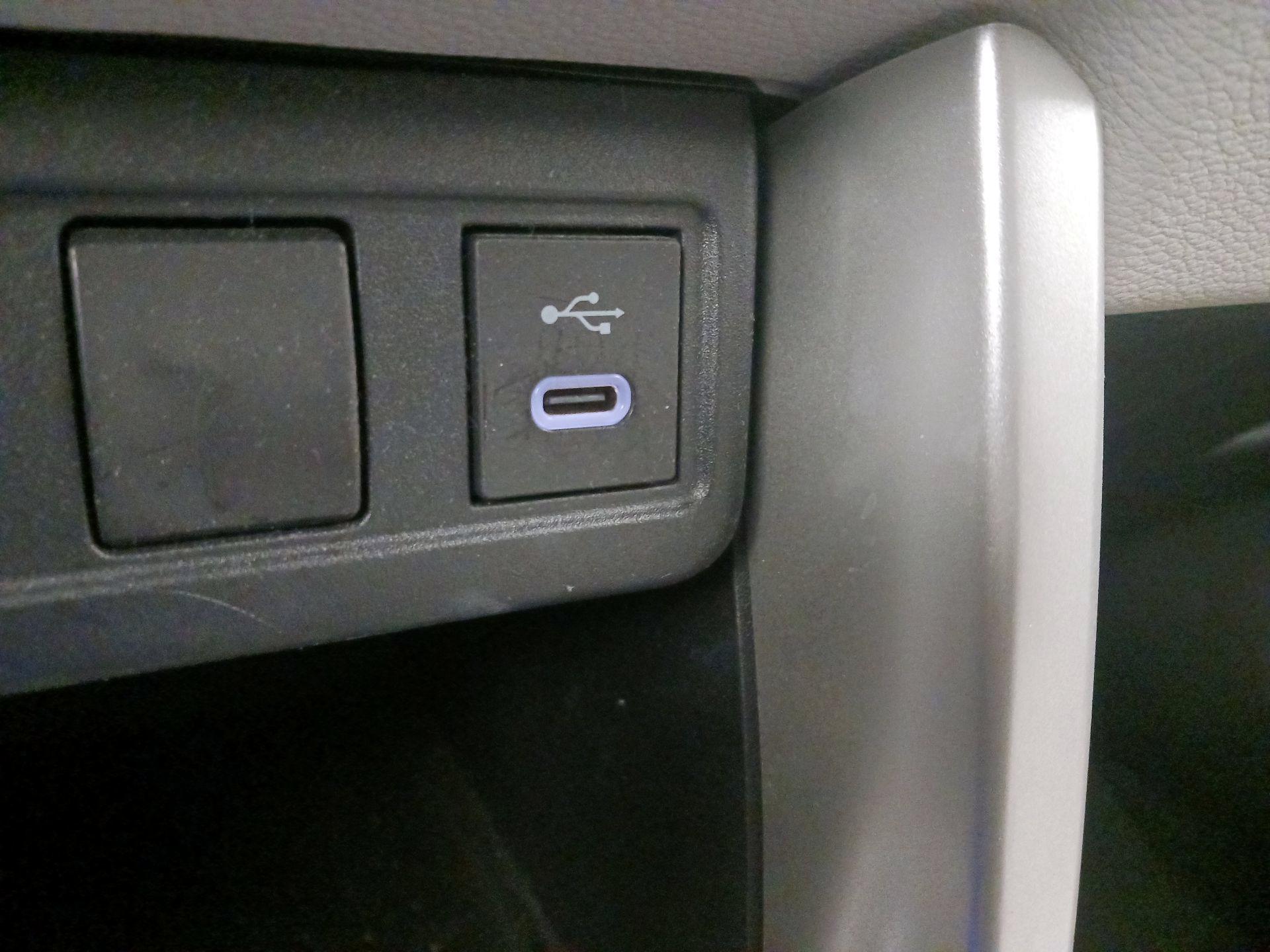 Thumbnail: 2023 Toyota Corolla Cross - 18