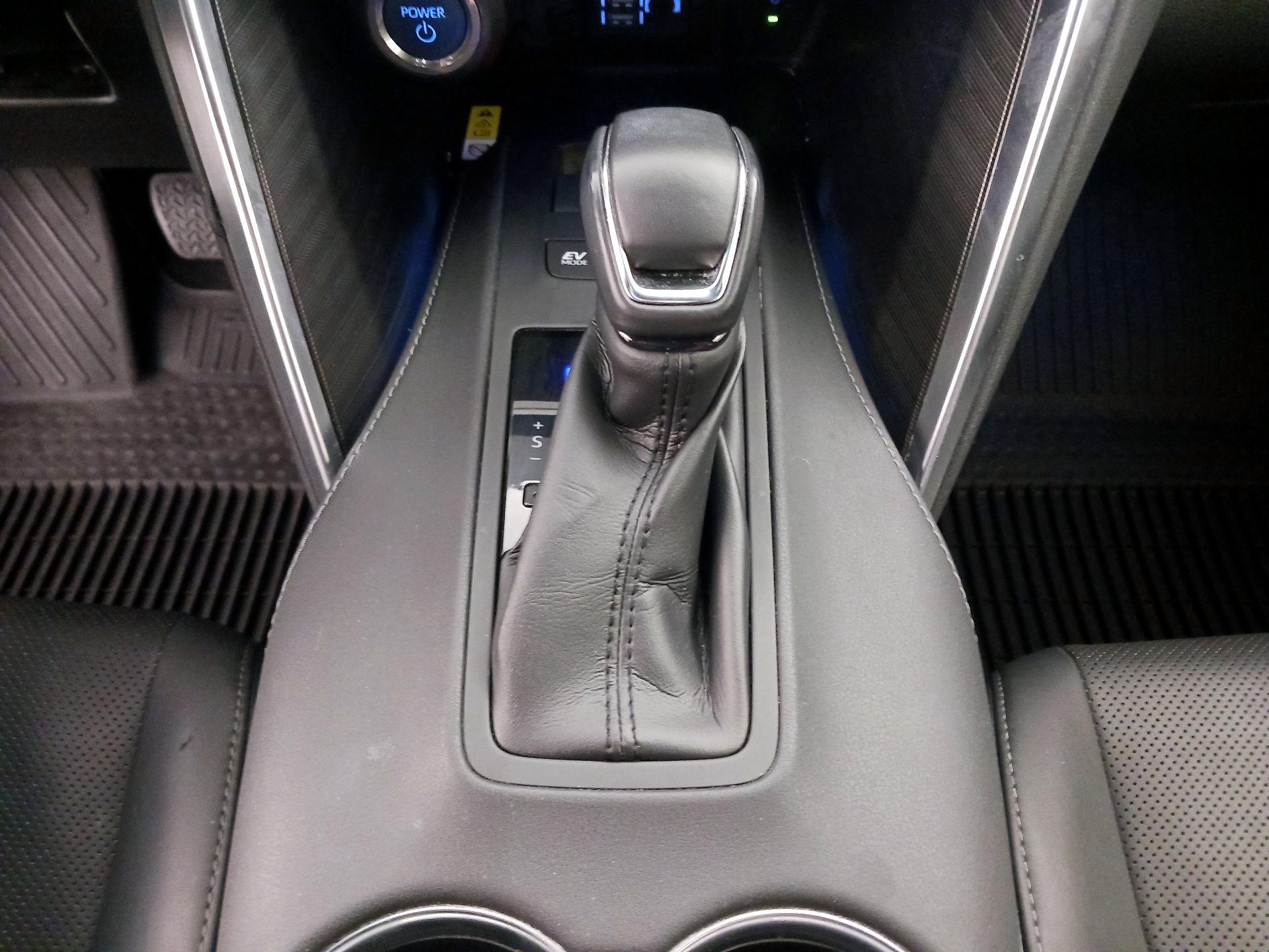 Thumbnail: 2022 Toyota Venza - 18