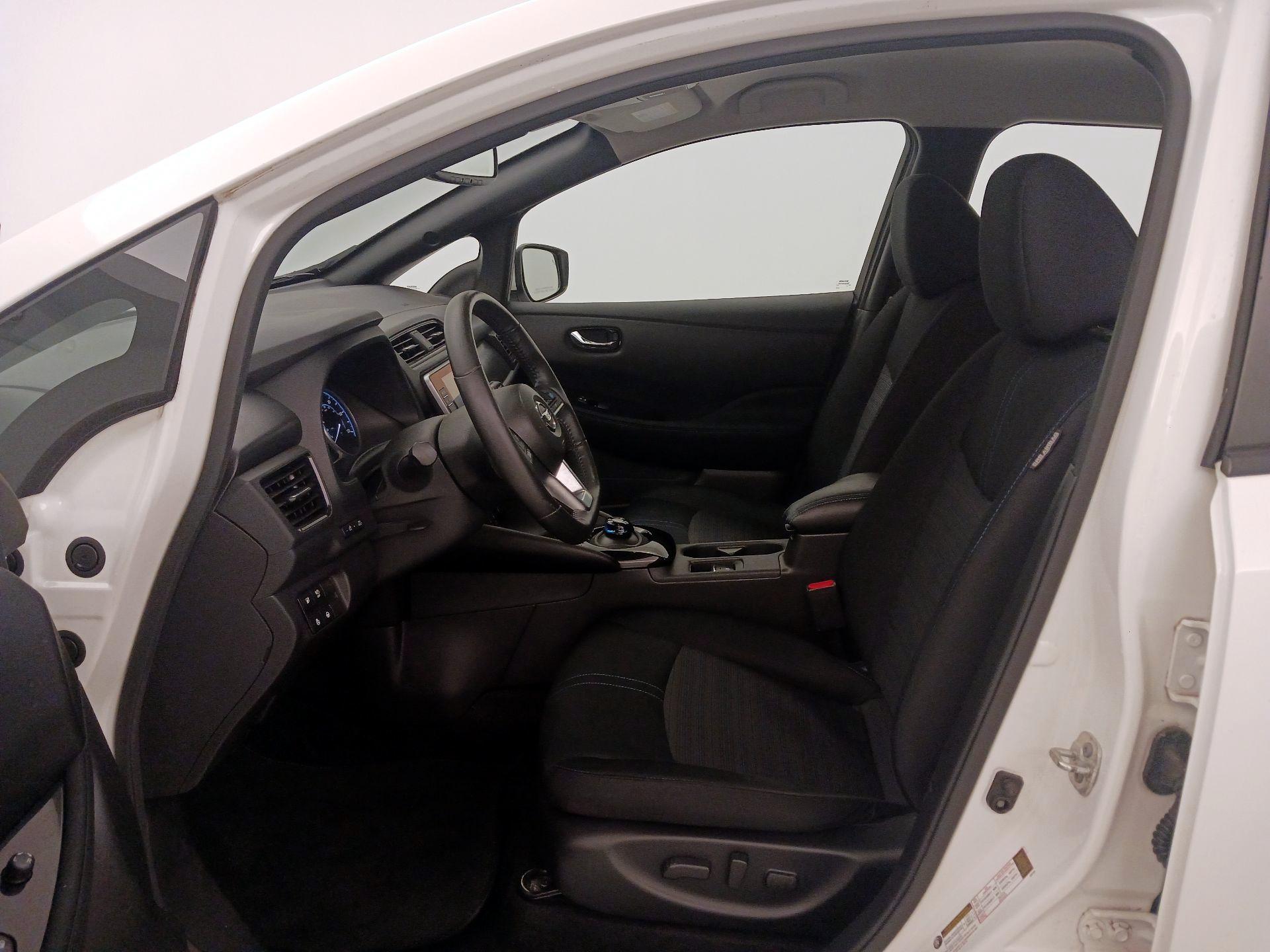 Thumbnail: 2020 Nissan Leaf - 11