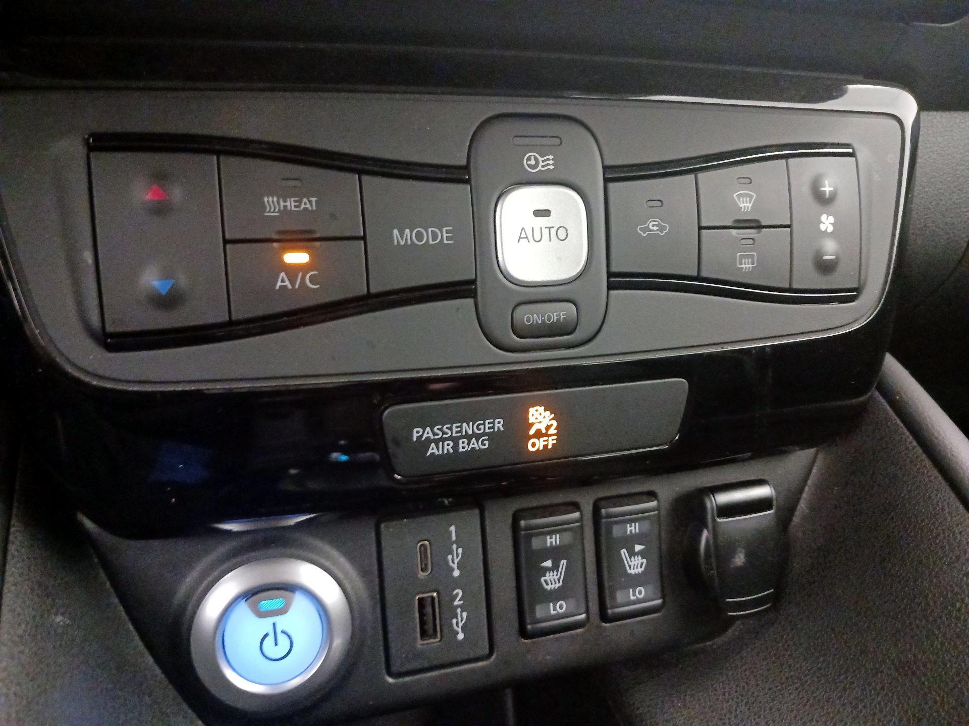 Thumbnail: 2020 Nissan Leaf - 17