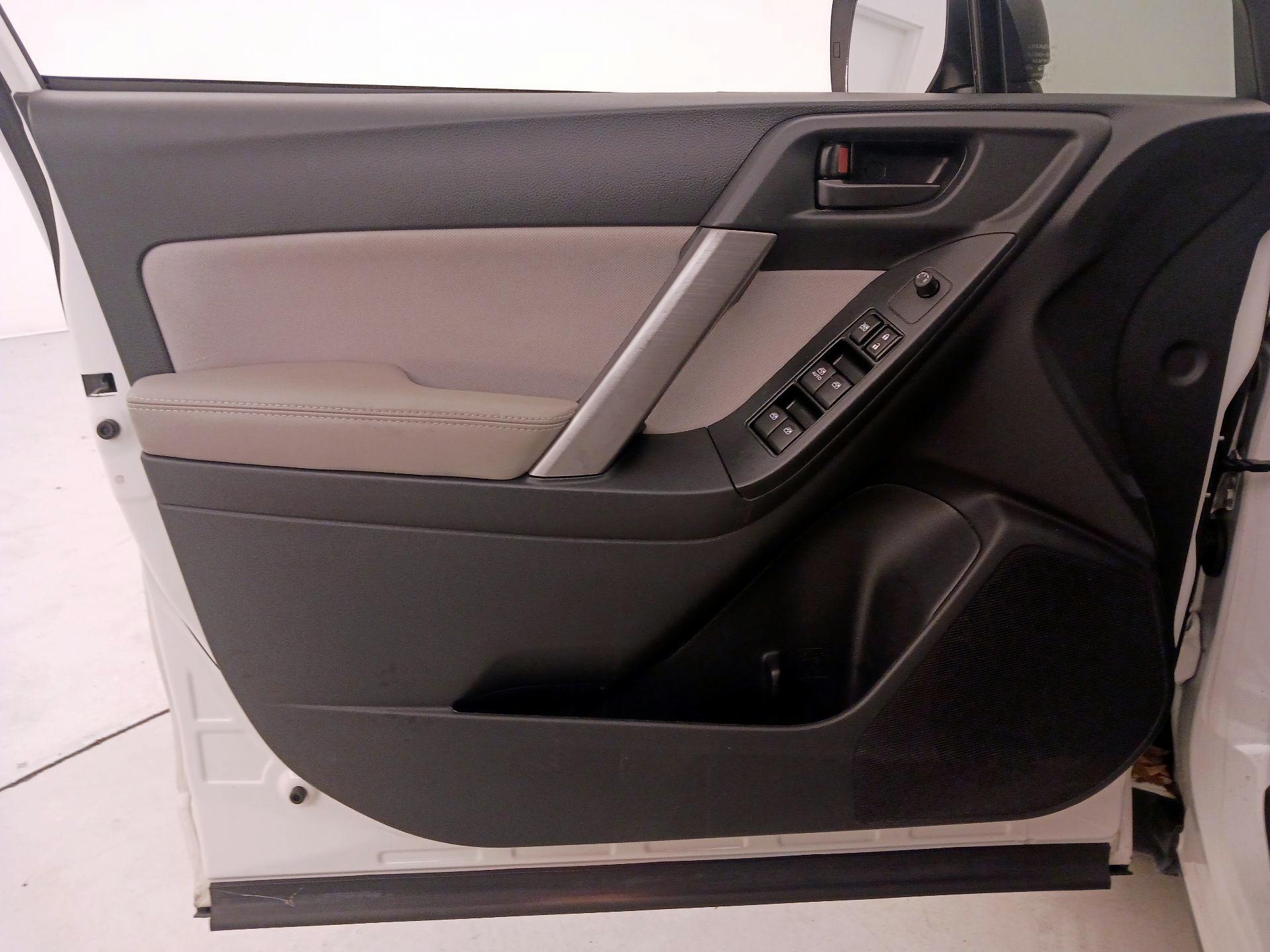 Thumbnail: 2016 Subaru Forester - 12