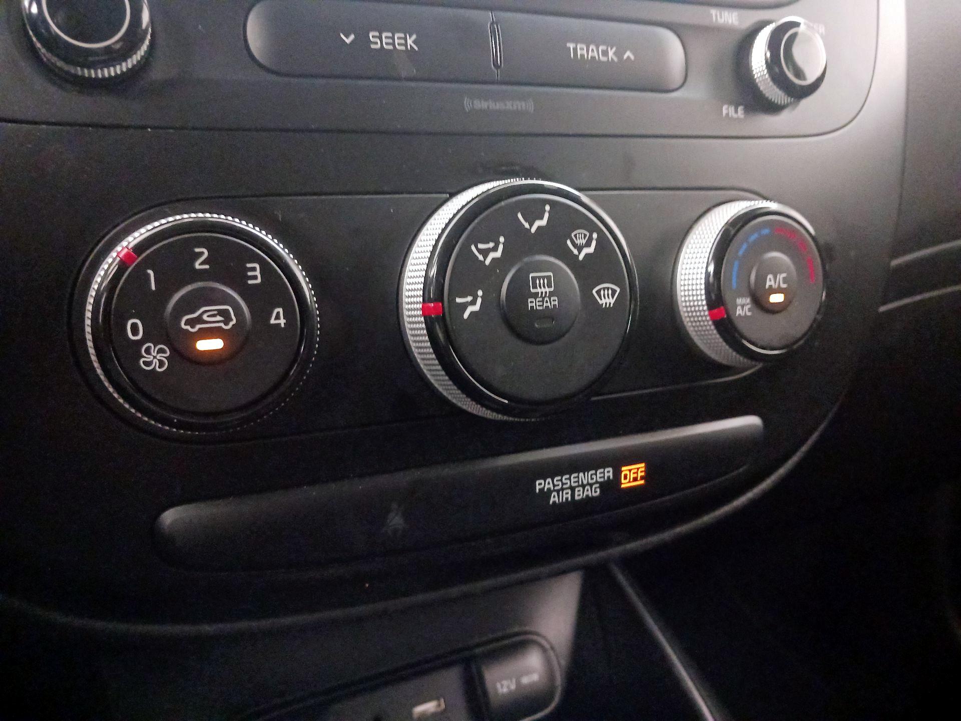 Thumbnail: 2019 Kia Soul - 16