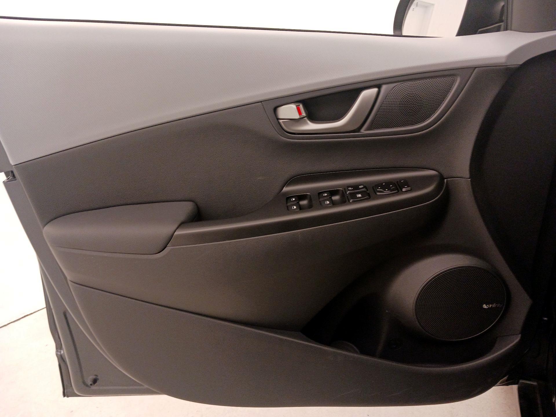 Thumbnail: 2021 Hyundai Kona - 12
