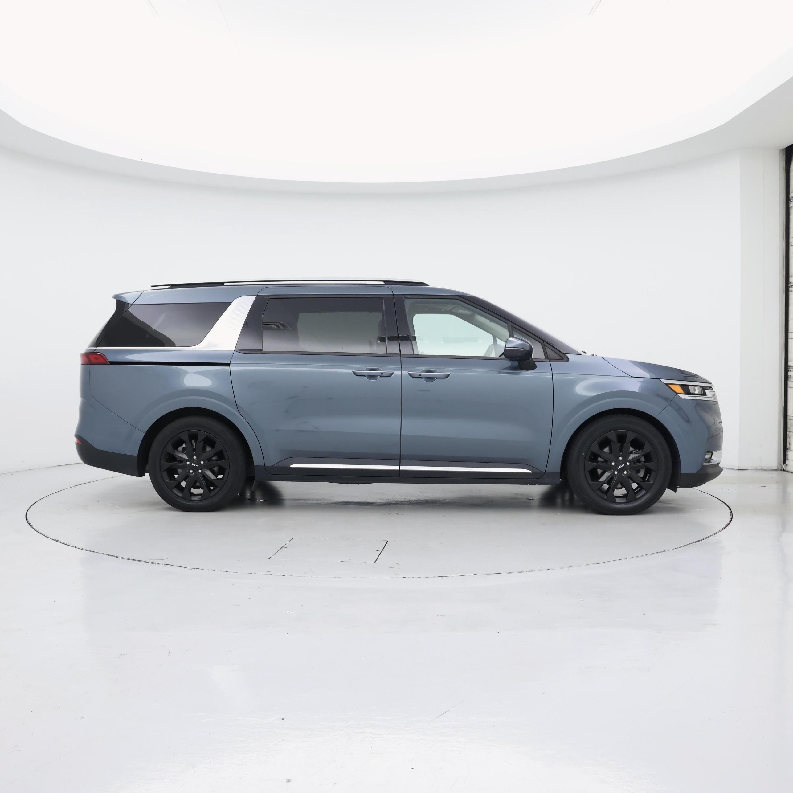Thumbnail: 2022 Kia Carnival - 7