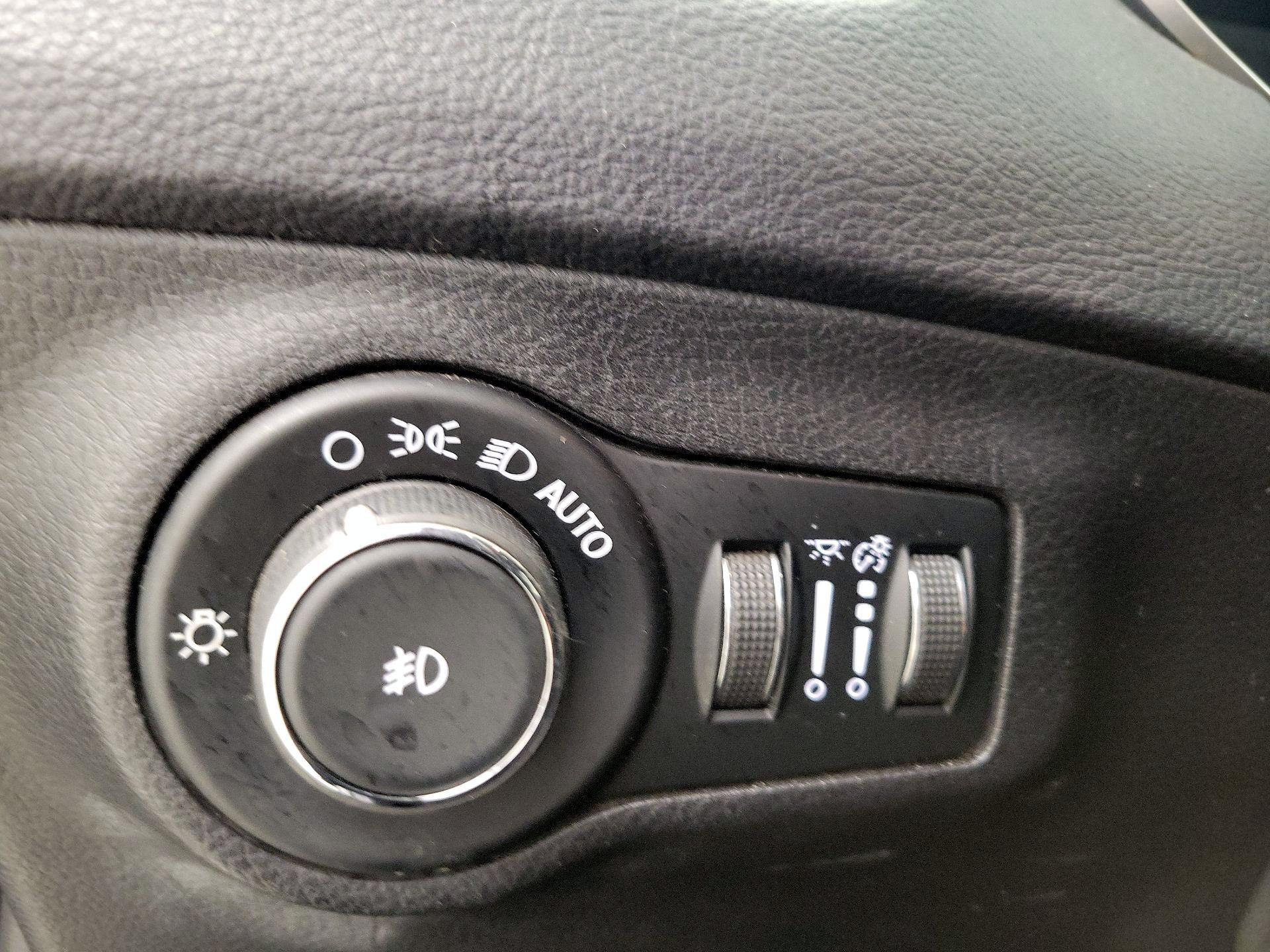 Thumbnail: 2019 Jeep Compass - 13