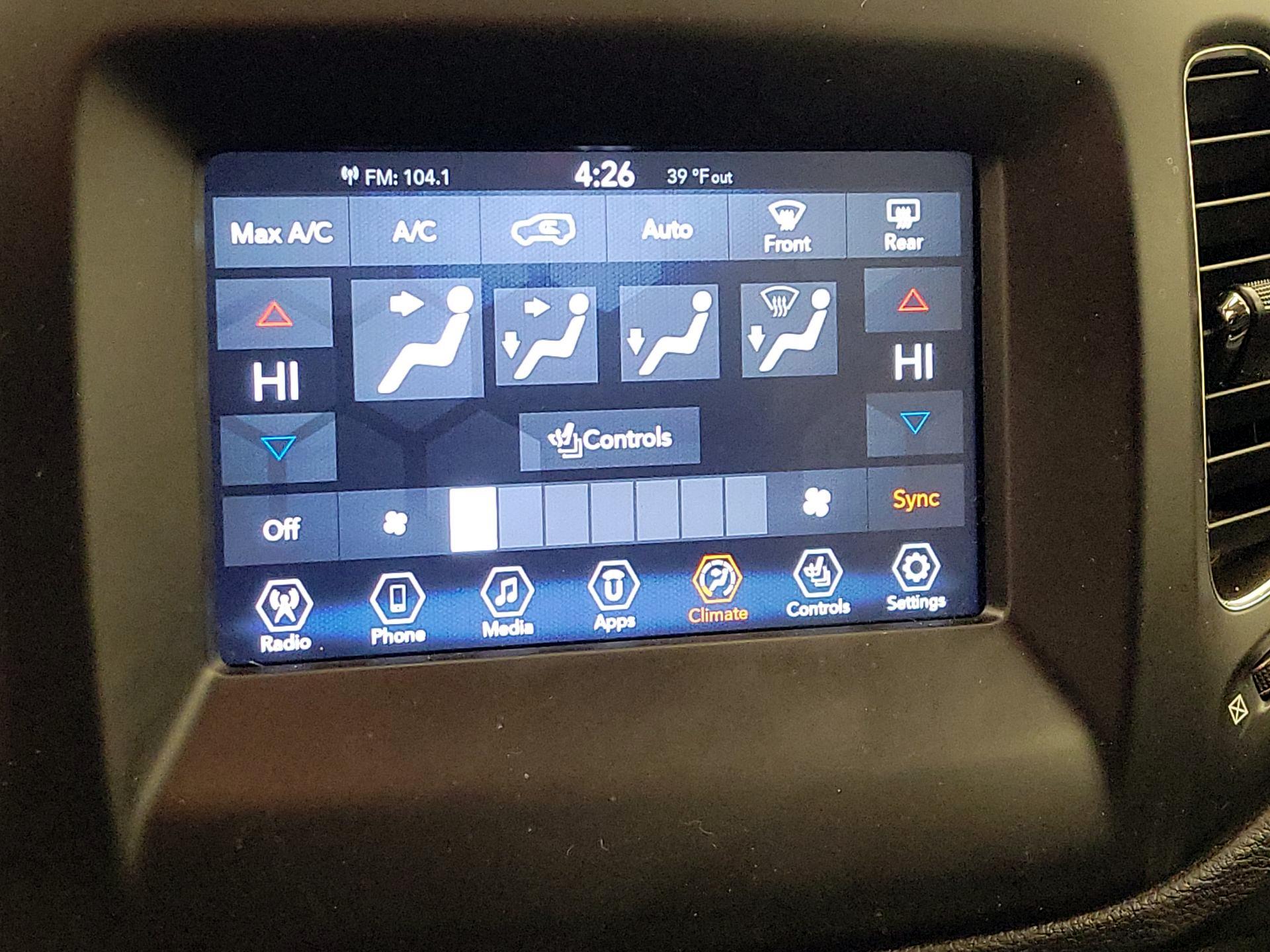 Thumbnail: 2019 Jeep Compass - 16