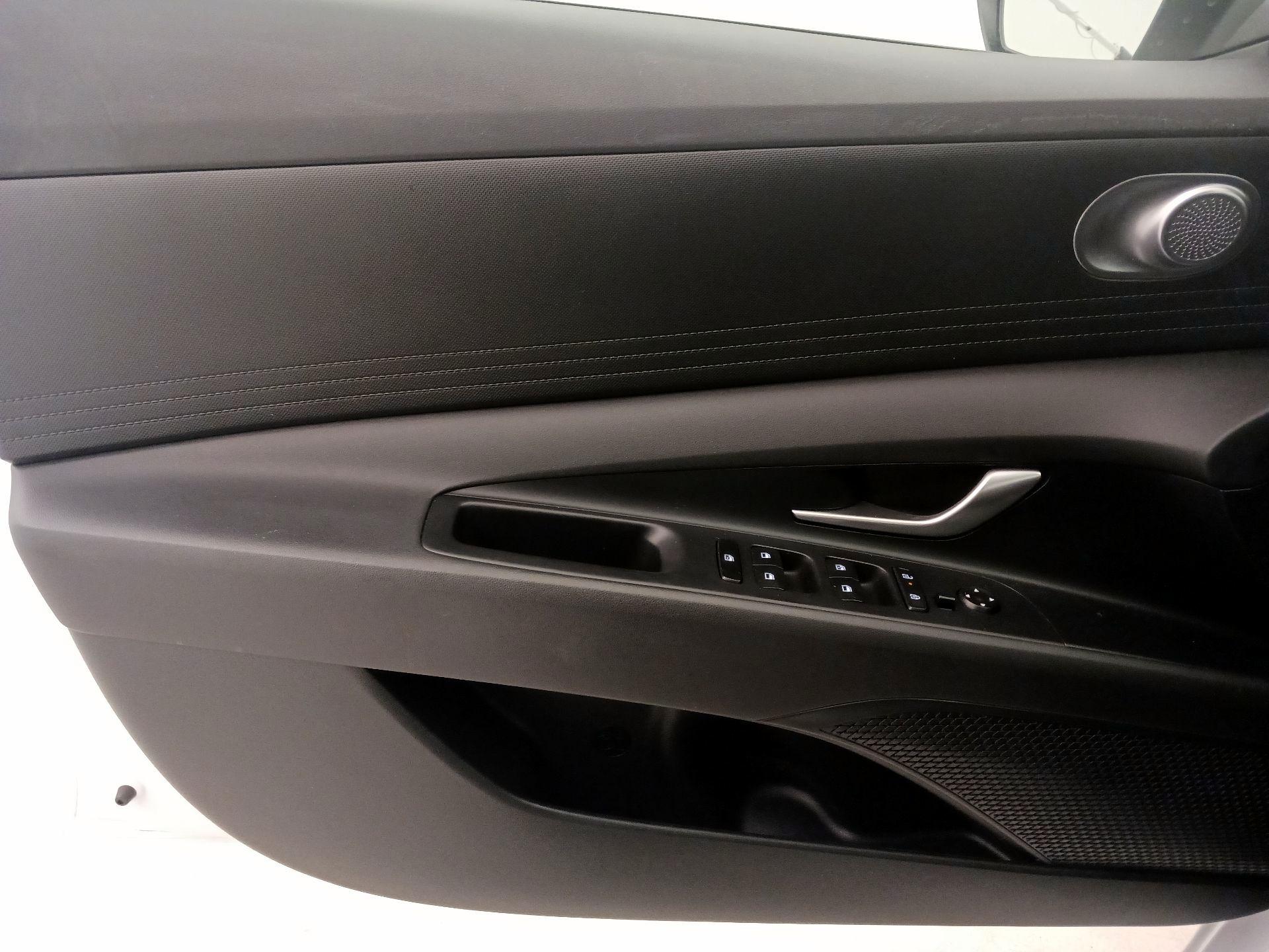 Thumbnail: 2024 Hyundai Elantra - 12