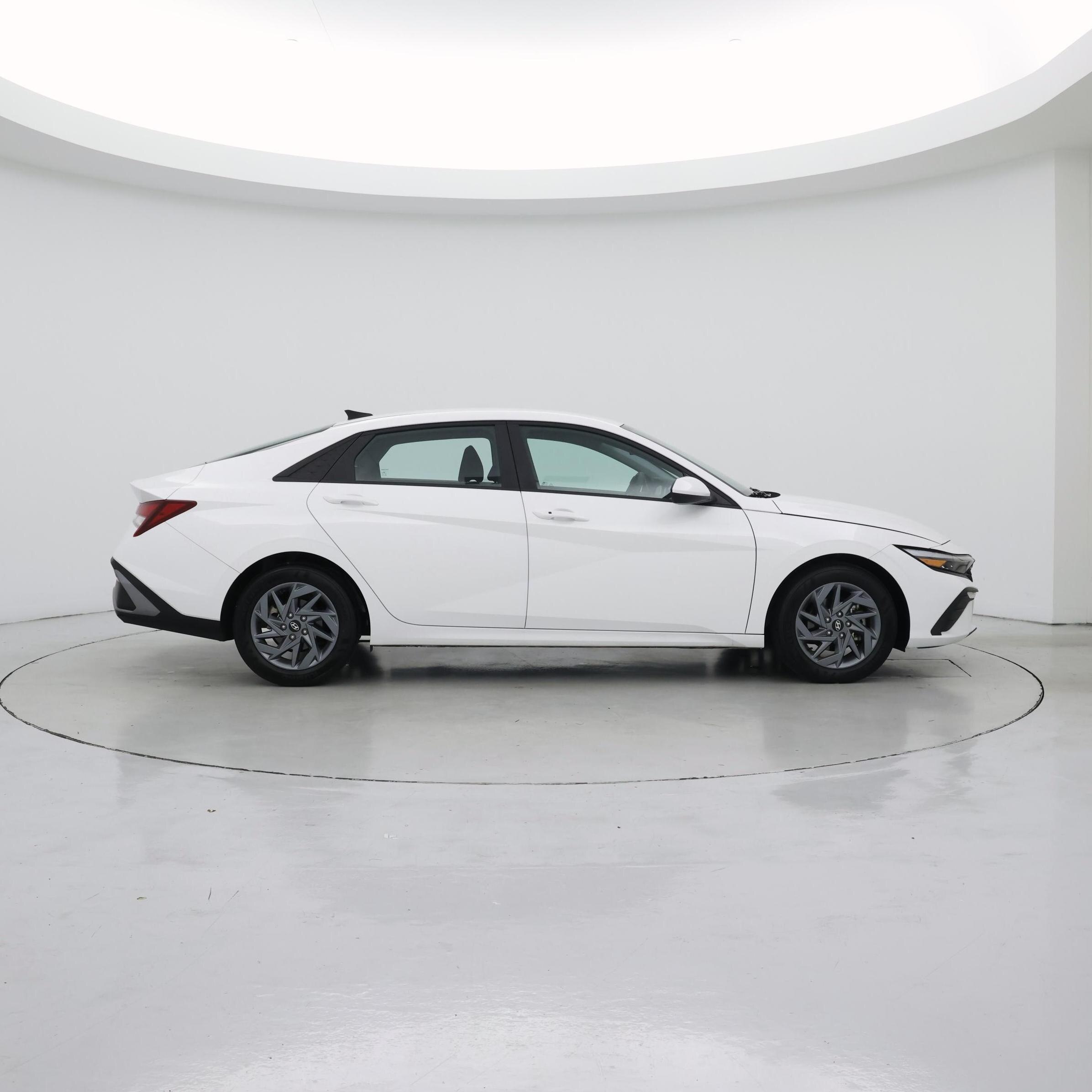 Thumbnail: 2024 Hyundai Elantra - 7